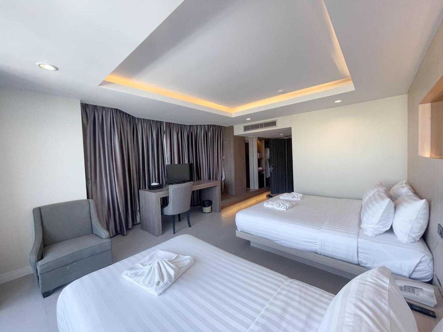 Triple Room with City View - Photo 4