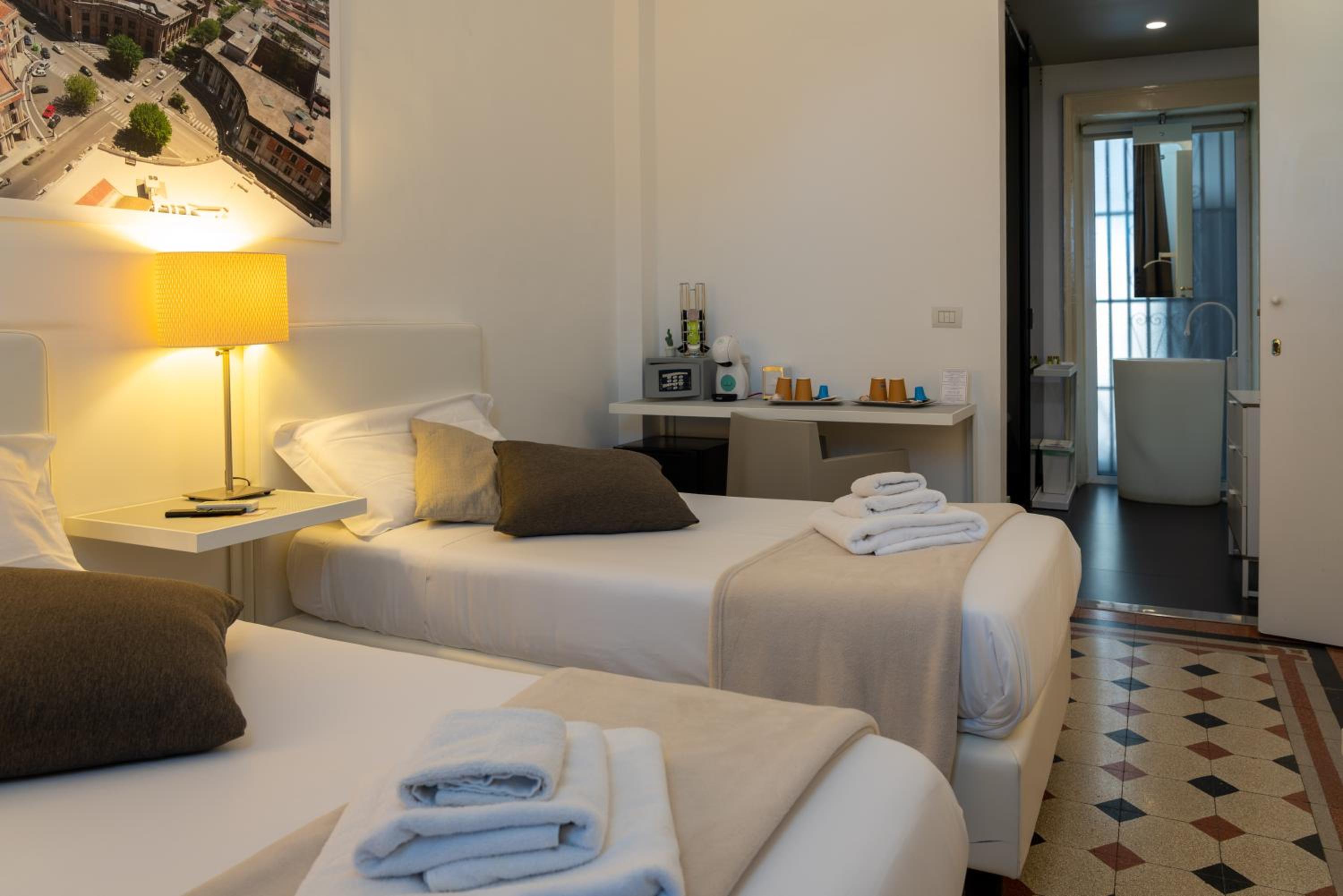 Deluxe Double or Twin Room - Photo 4
