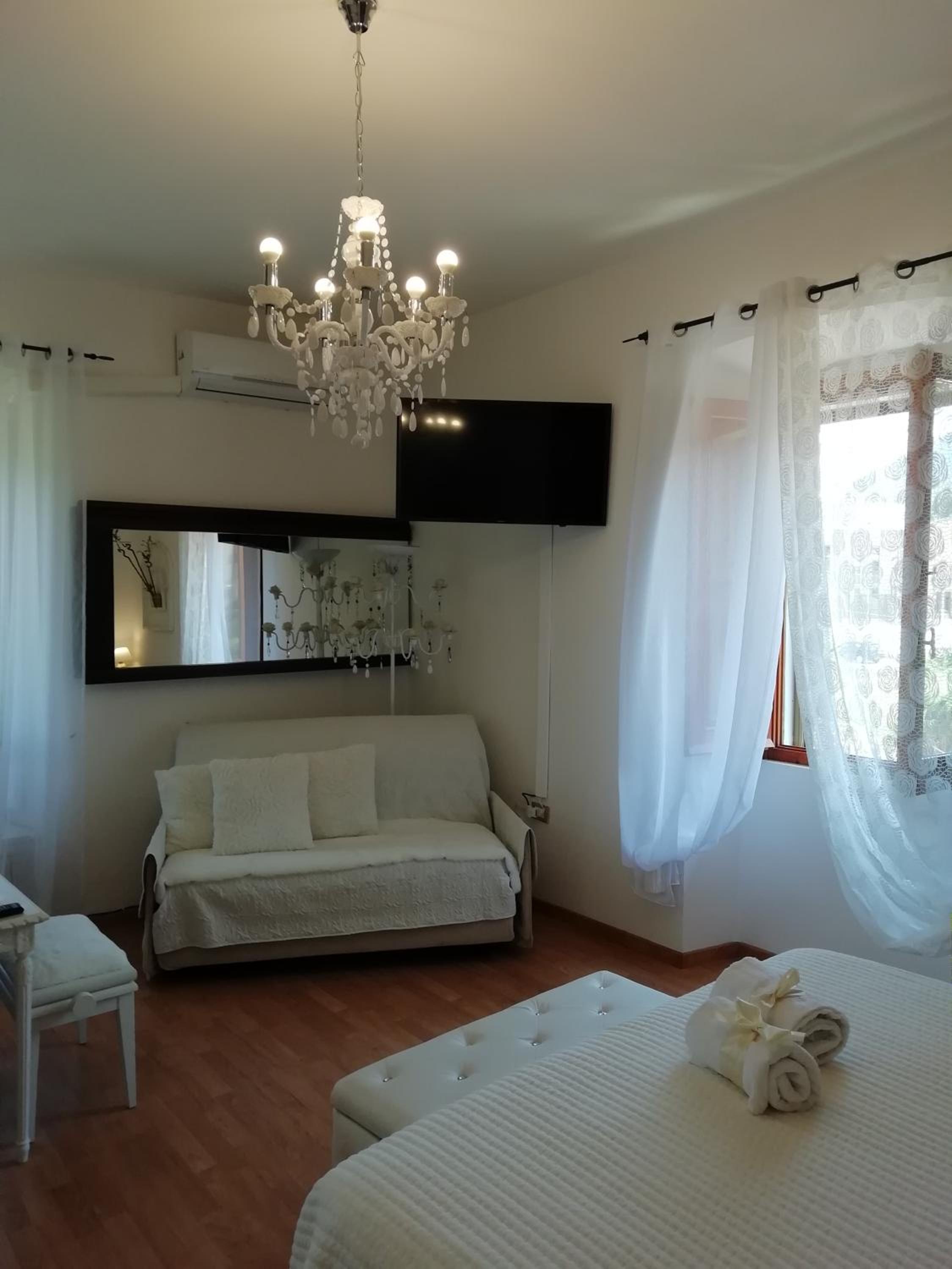 Double Room - Photo 21