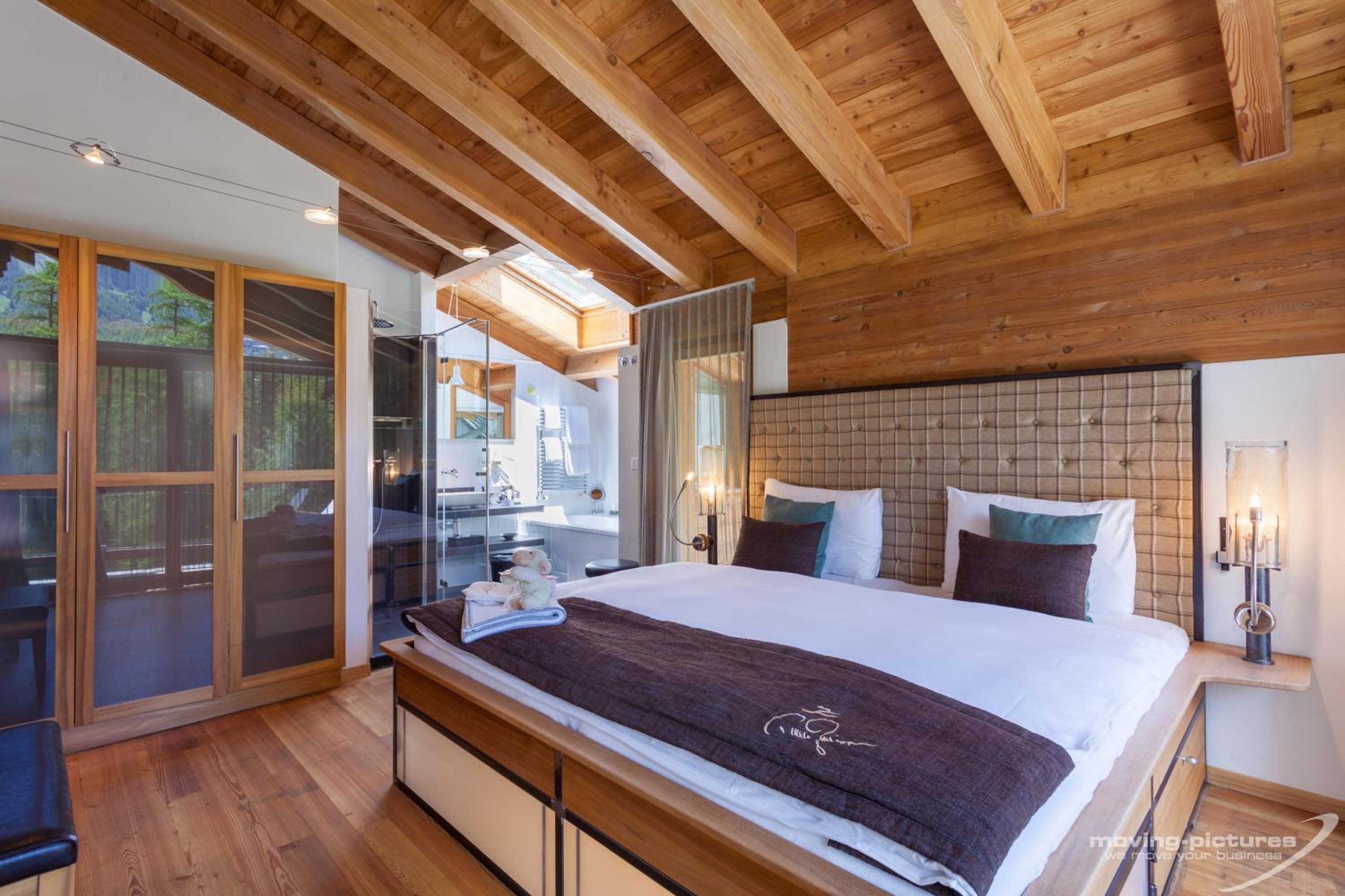 One-Bedroom Suite - Photo 4
