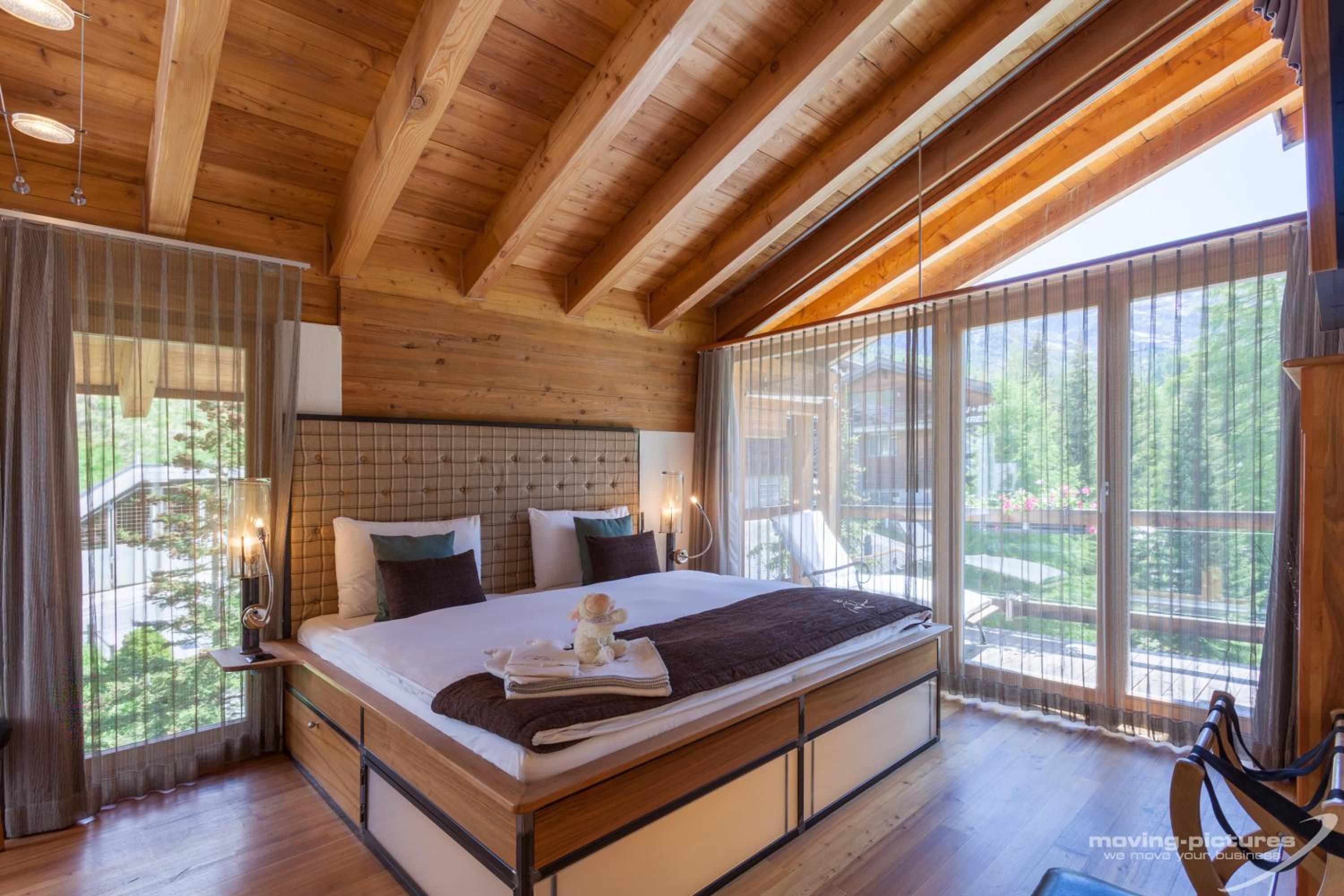 One-Bedroom Suite - Photo 2