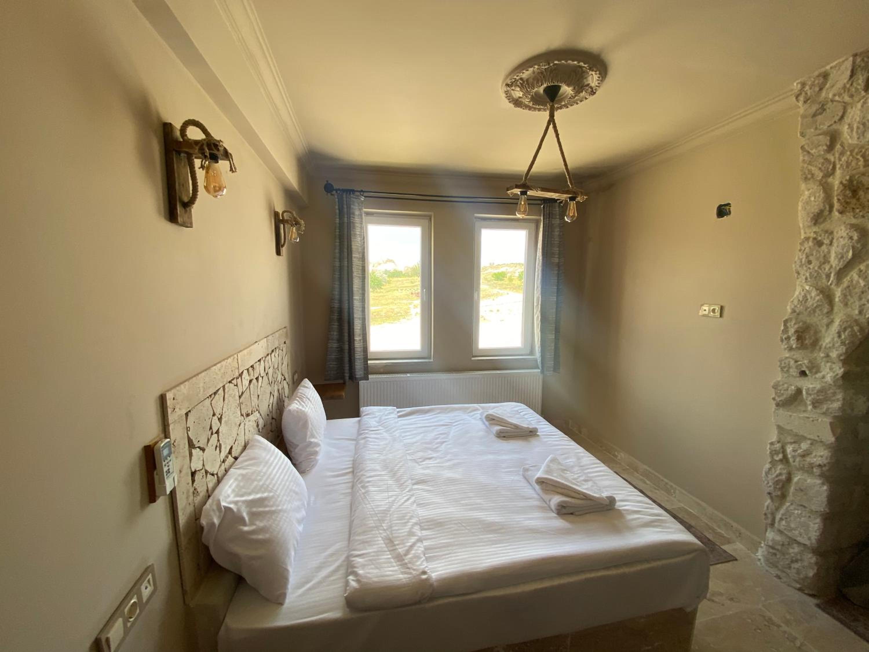 Double Room with Mountain View - Photo 10