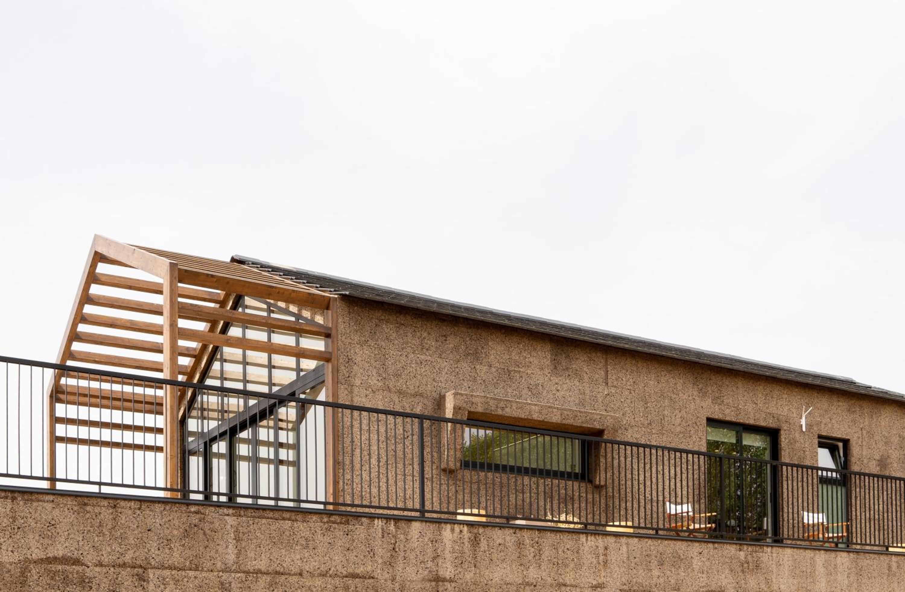 Two-Bedroom House - Photo 4