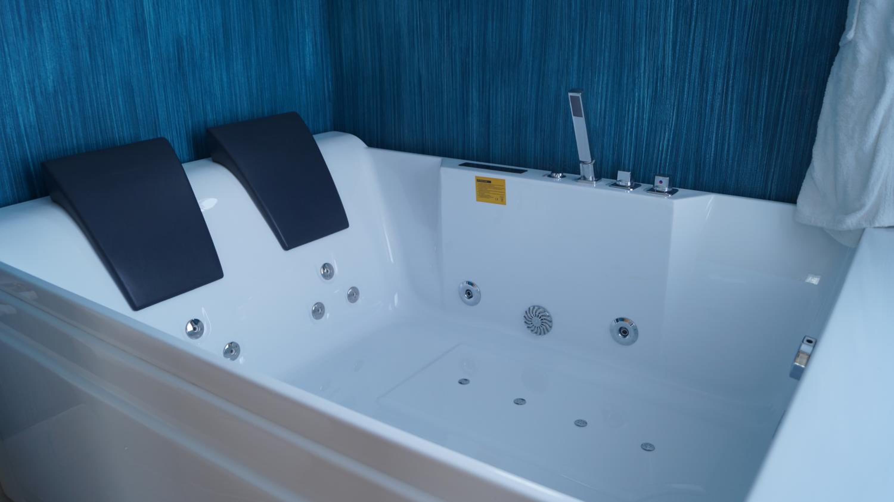 King Suite with Balcony photo 2