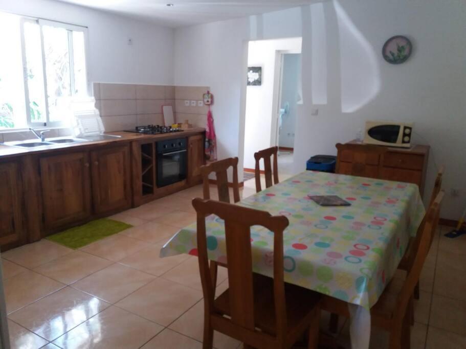 Five-Bedroom House - Photo 4