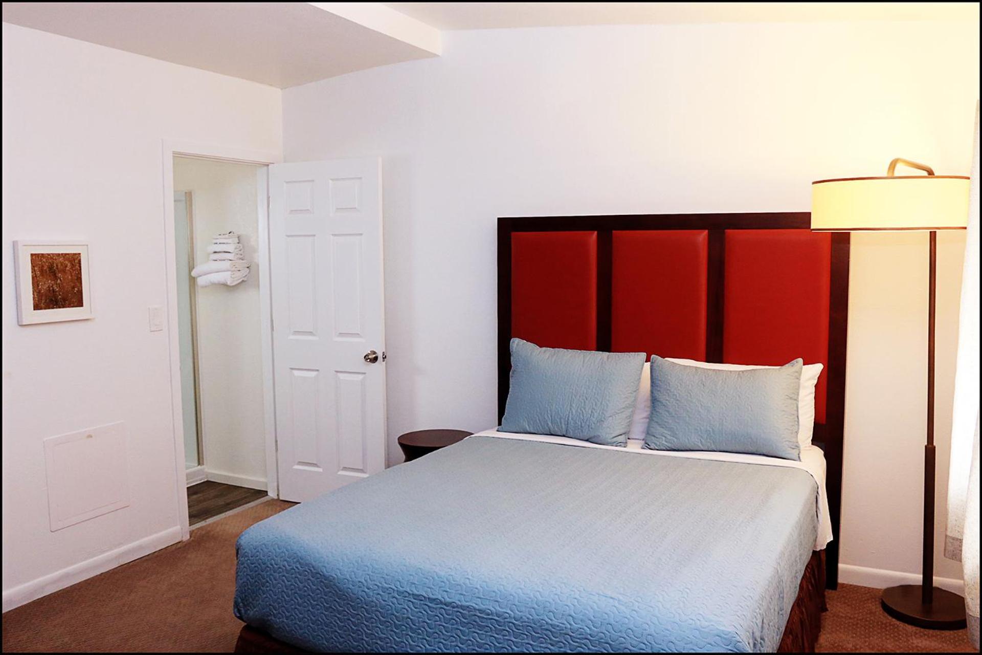 Standard Queen Room photo 1
