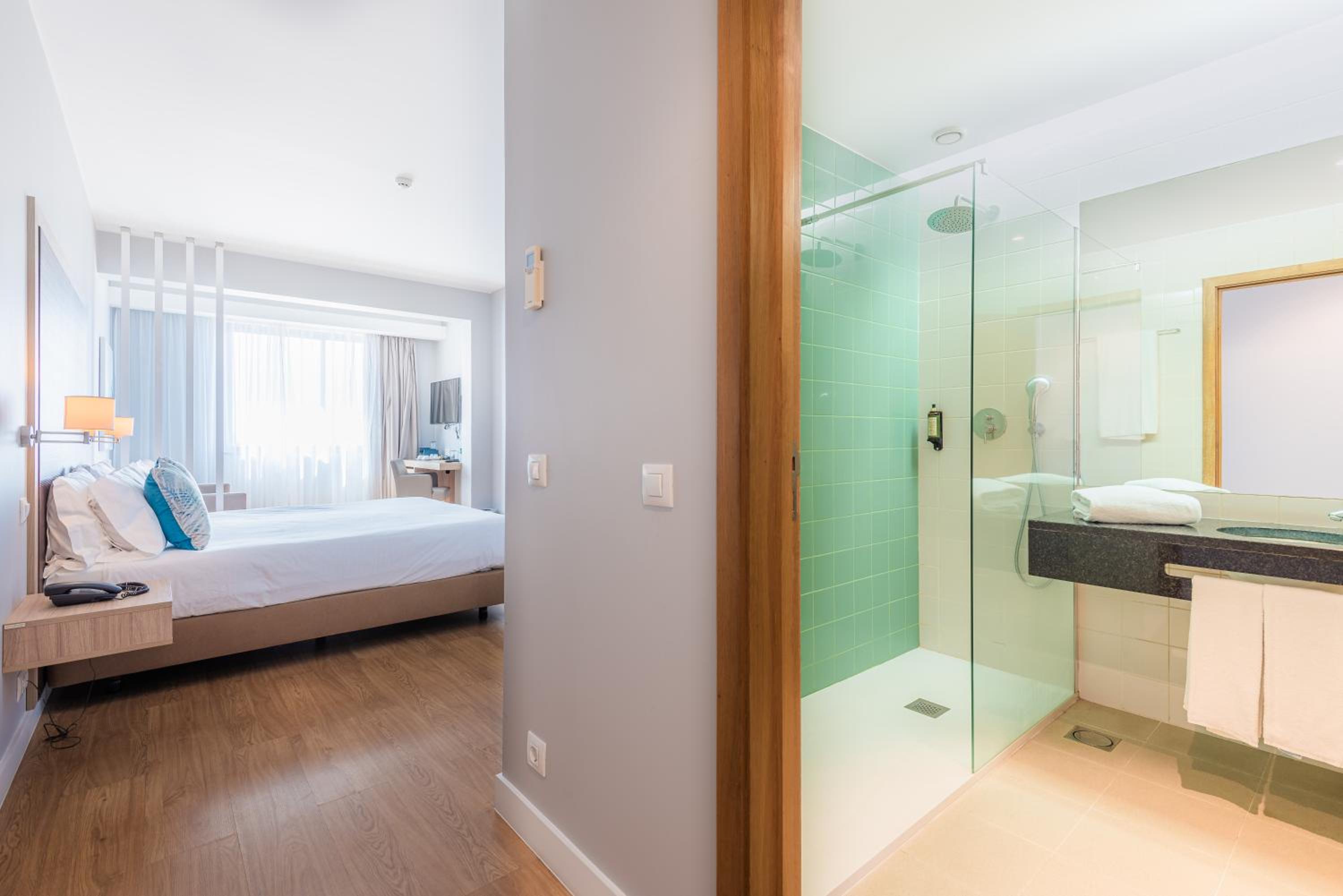 Junior Suite with Sea View thumbnail 5