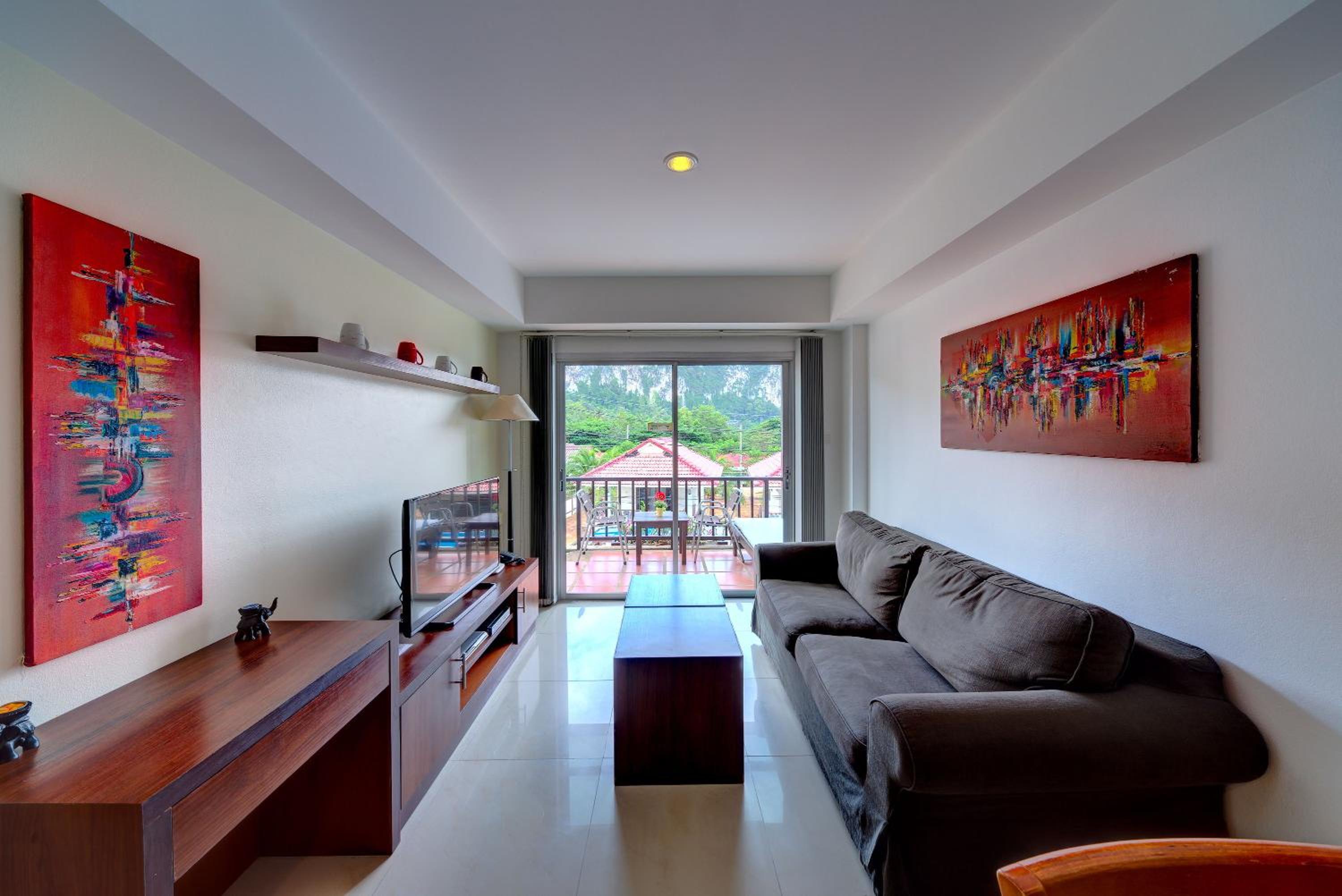 One-Bedroom Apartment - Photo 11