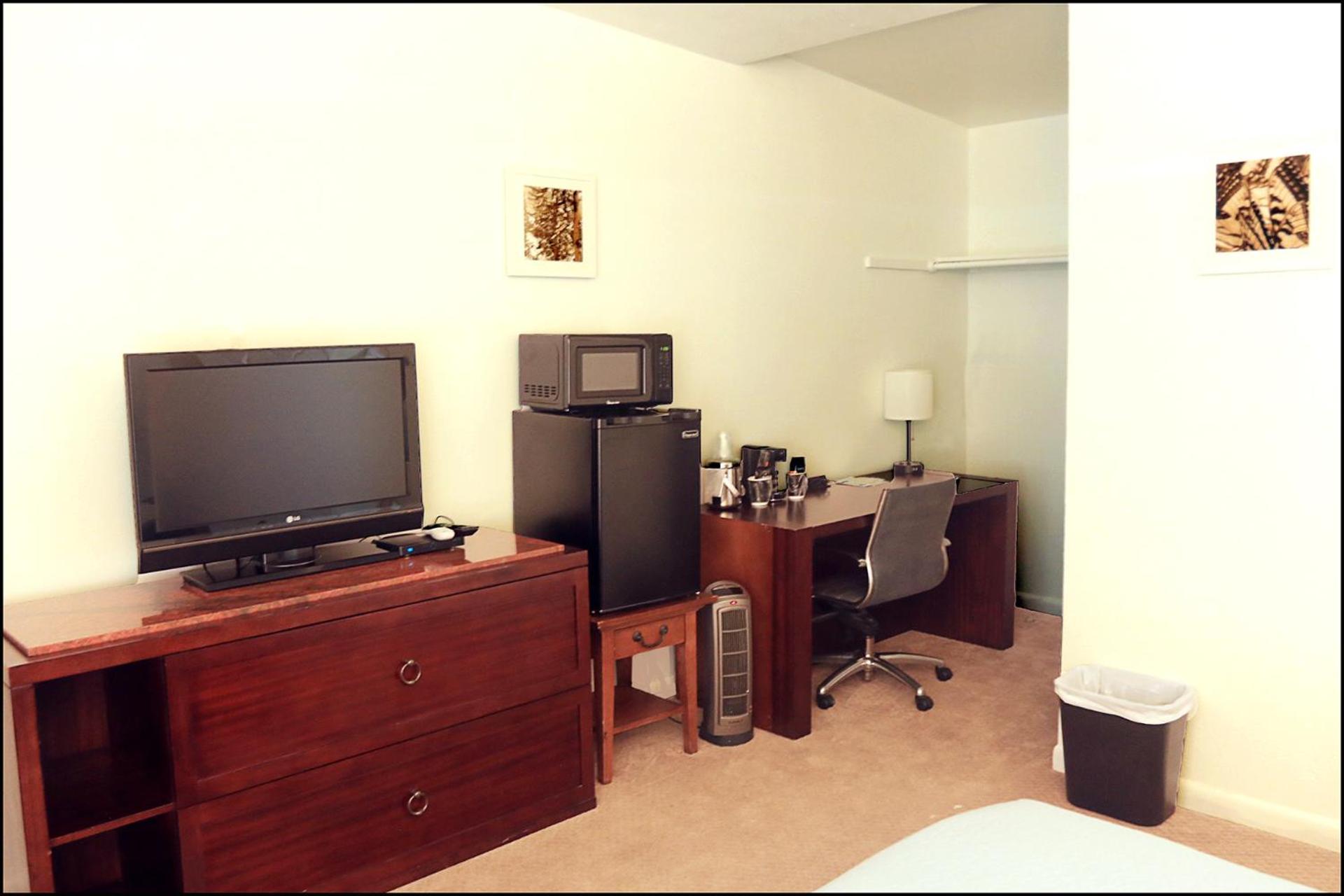 Standard Queen Room photo 3
