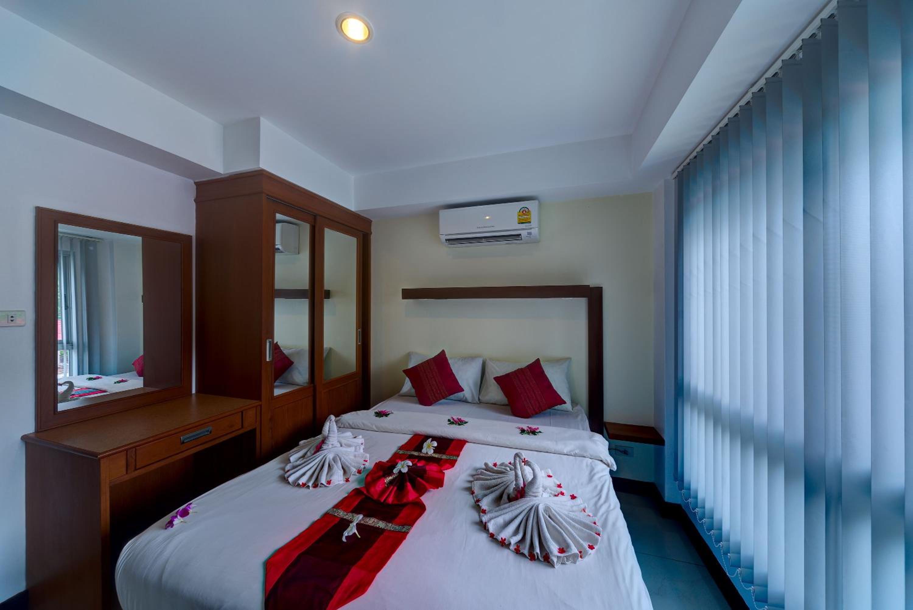 One-Bedroom Apartment - Photo 10