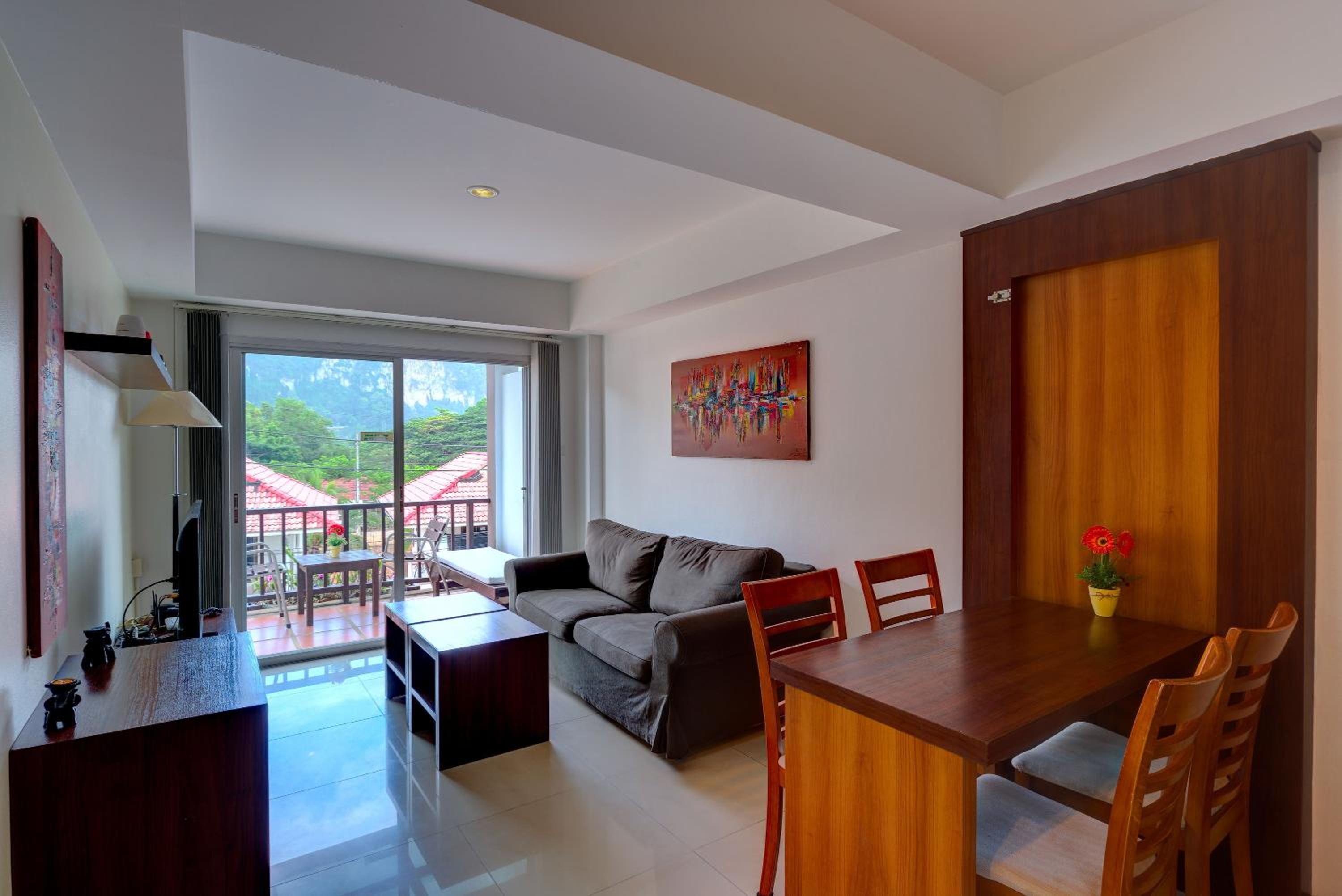 One-Bedroom Apartment - Photo 9