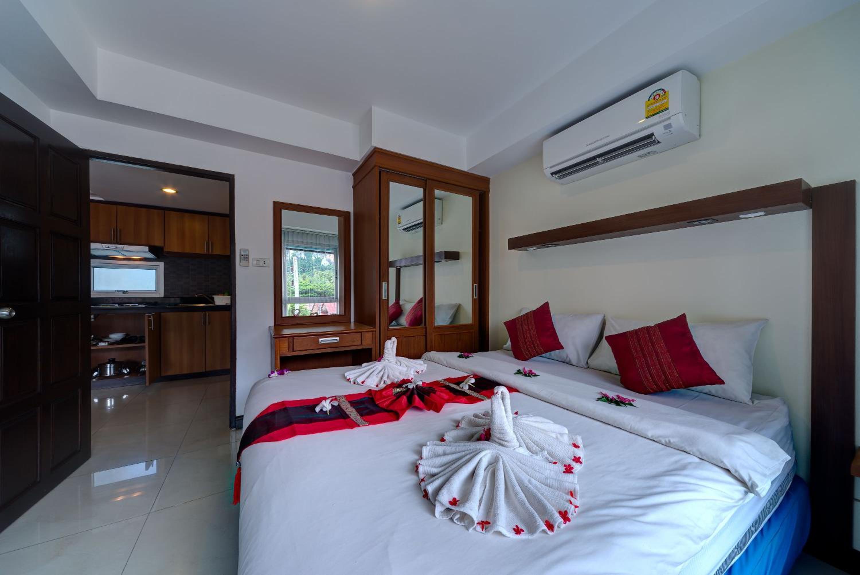 One-Bedroom Apartment - Photo 7