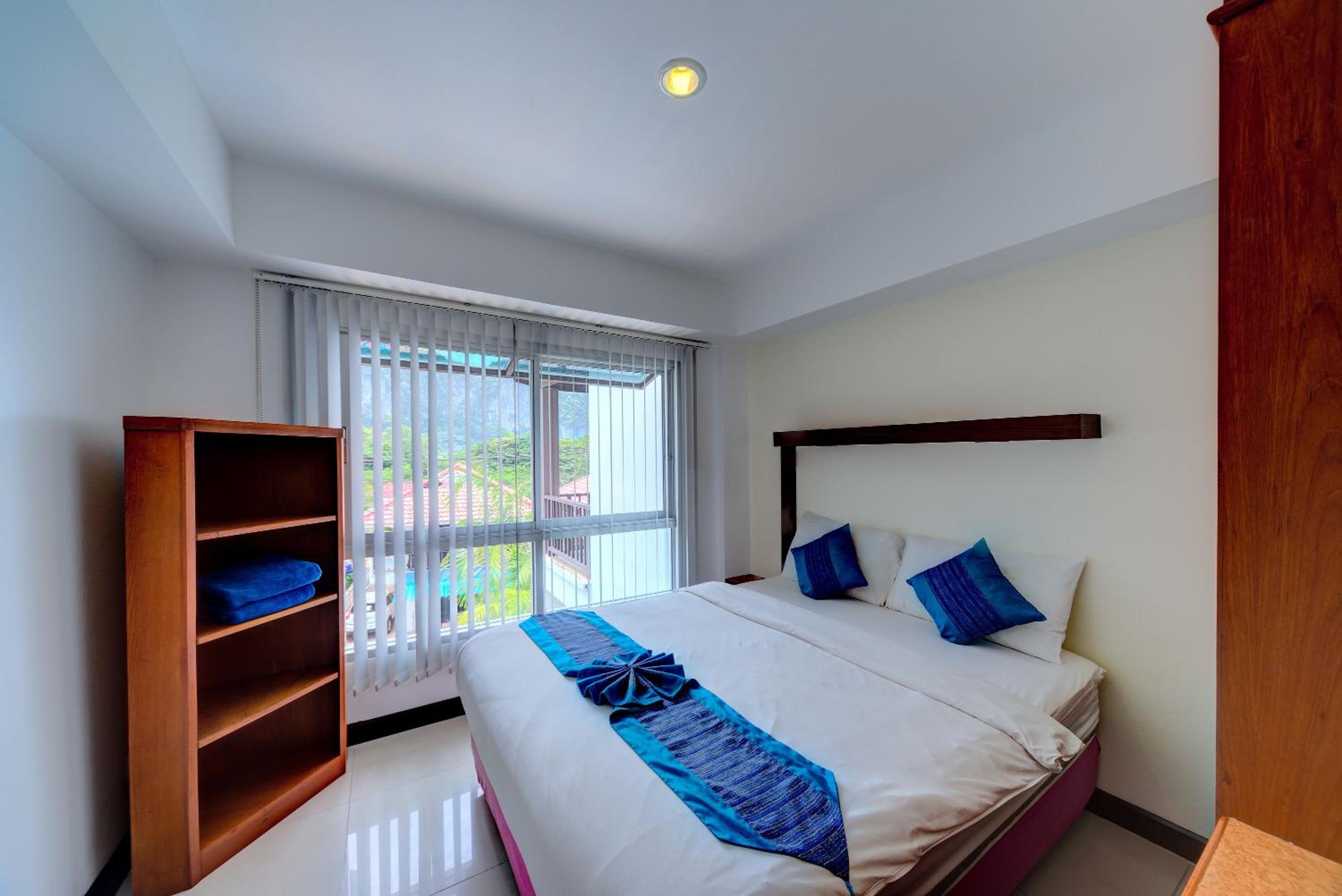 One-Bedroom Apartment - Photo 5