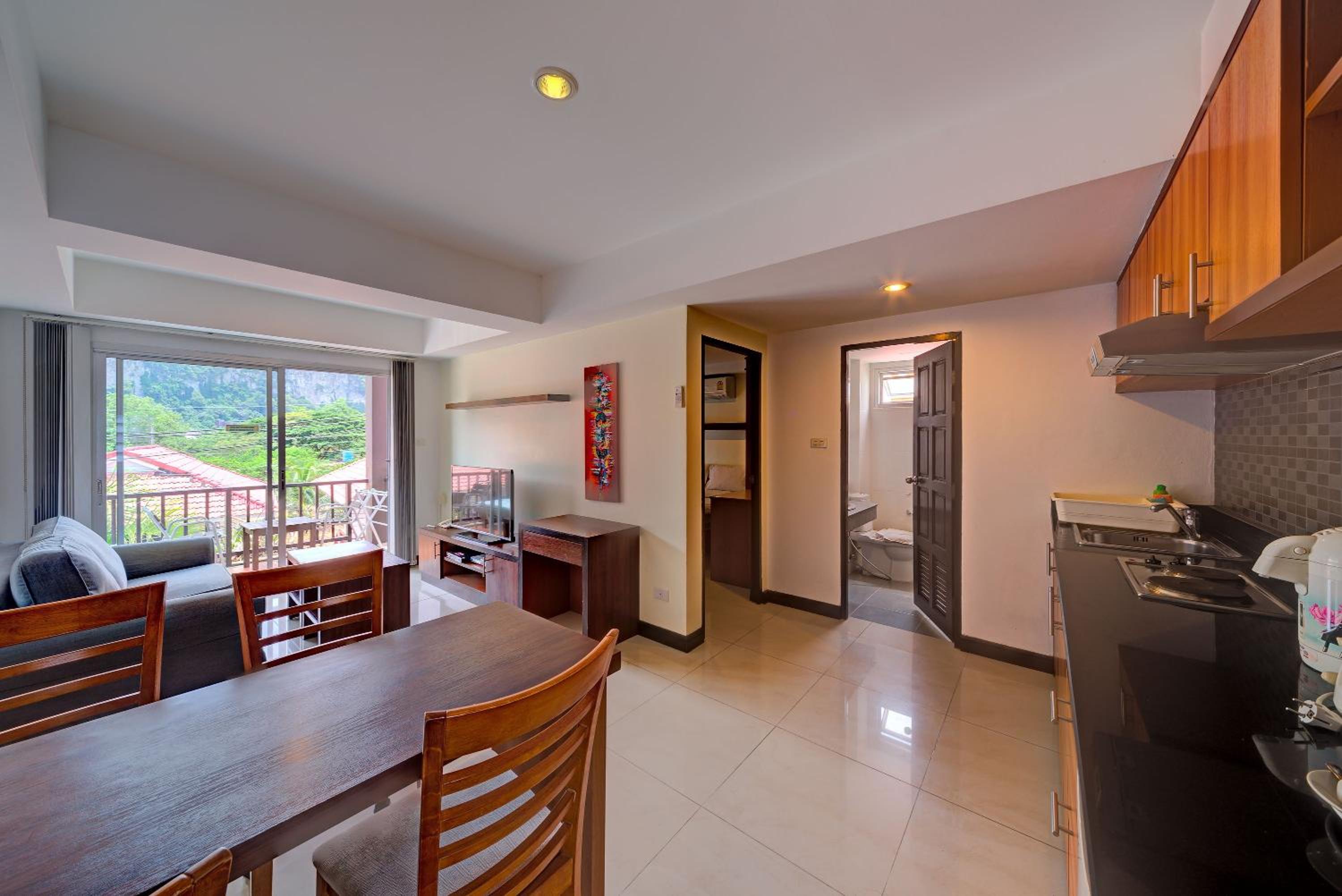 One-Bedroom Apartment - Photo 4