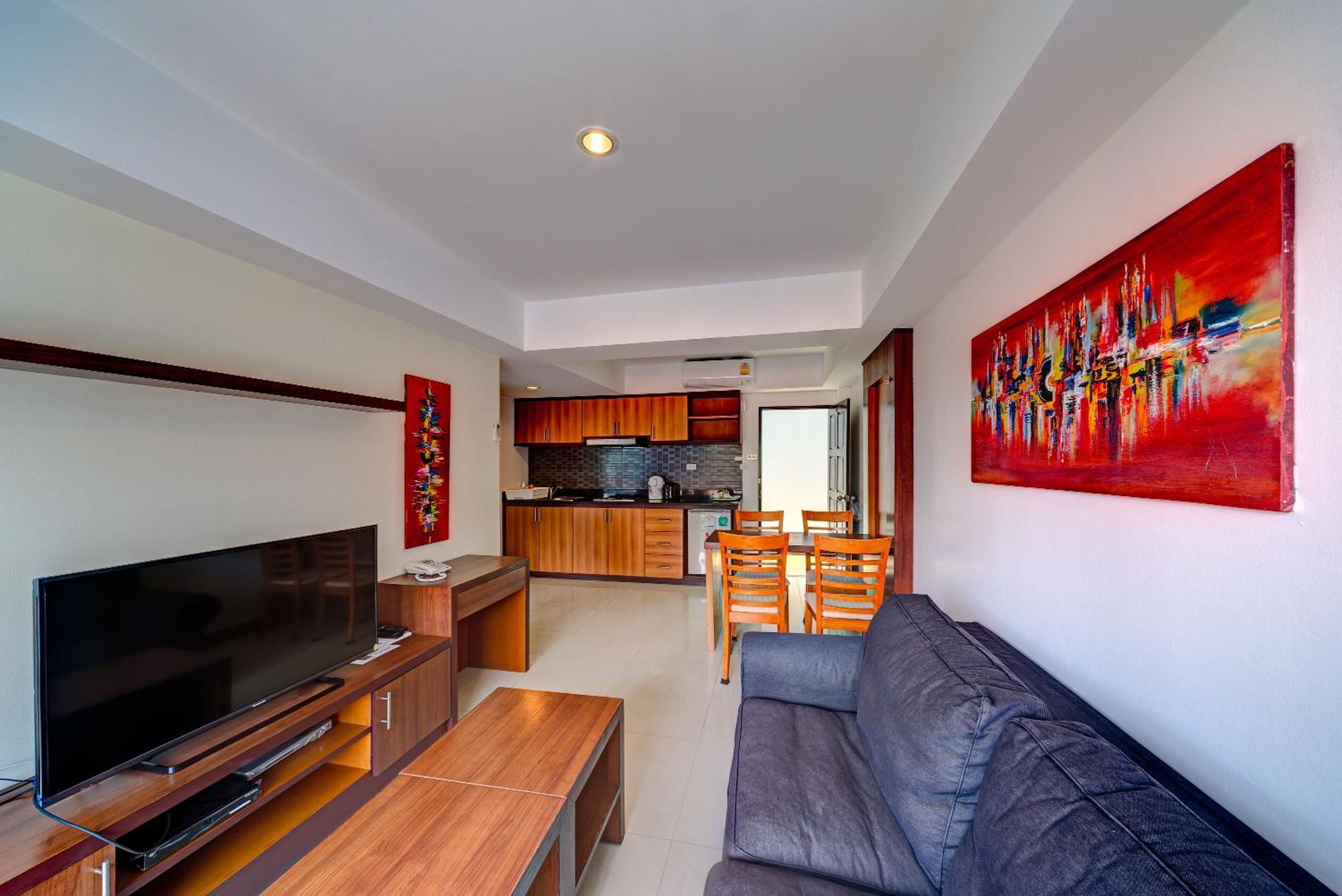 One-Bedroom Apartment - Photo 1