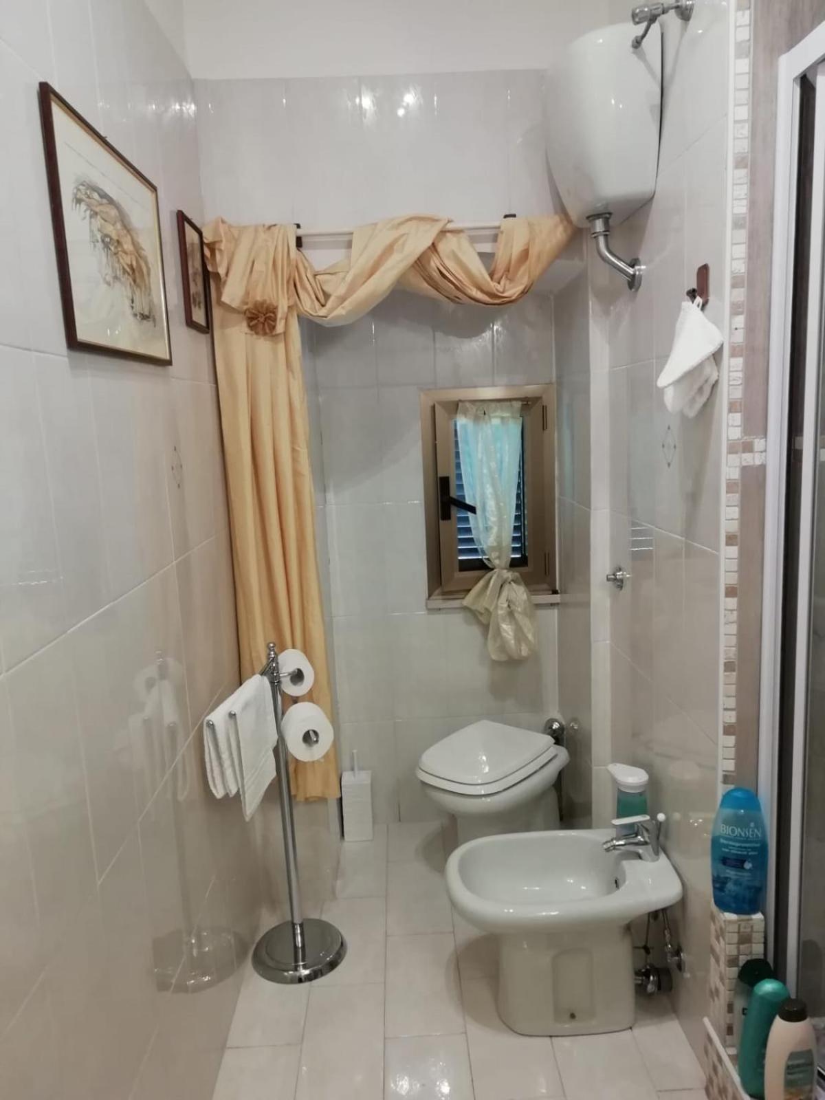 Double Room - Photo 18