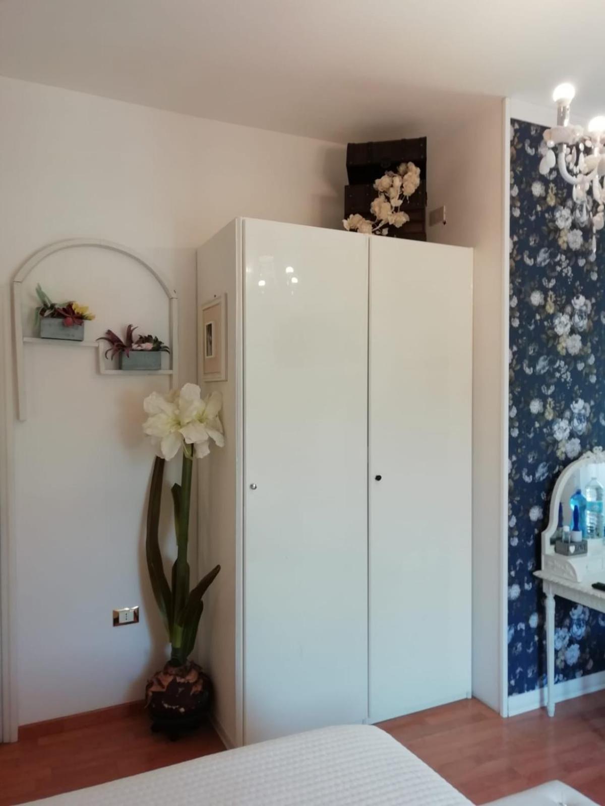 Double Room - Photo 7
