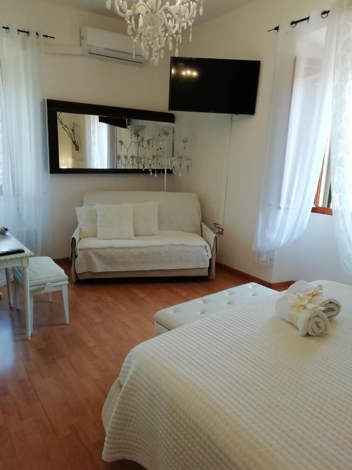 Double Room - Photo 3