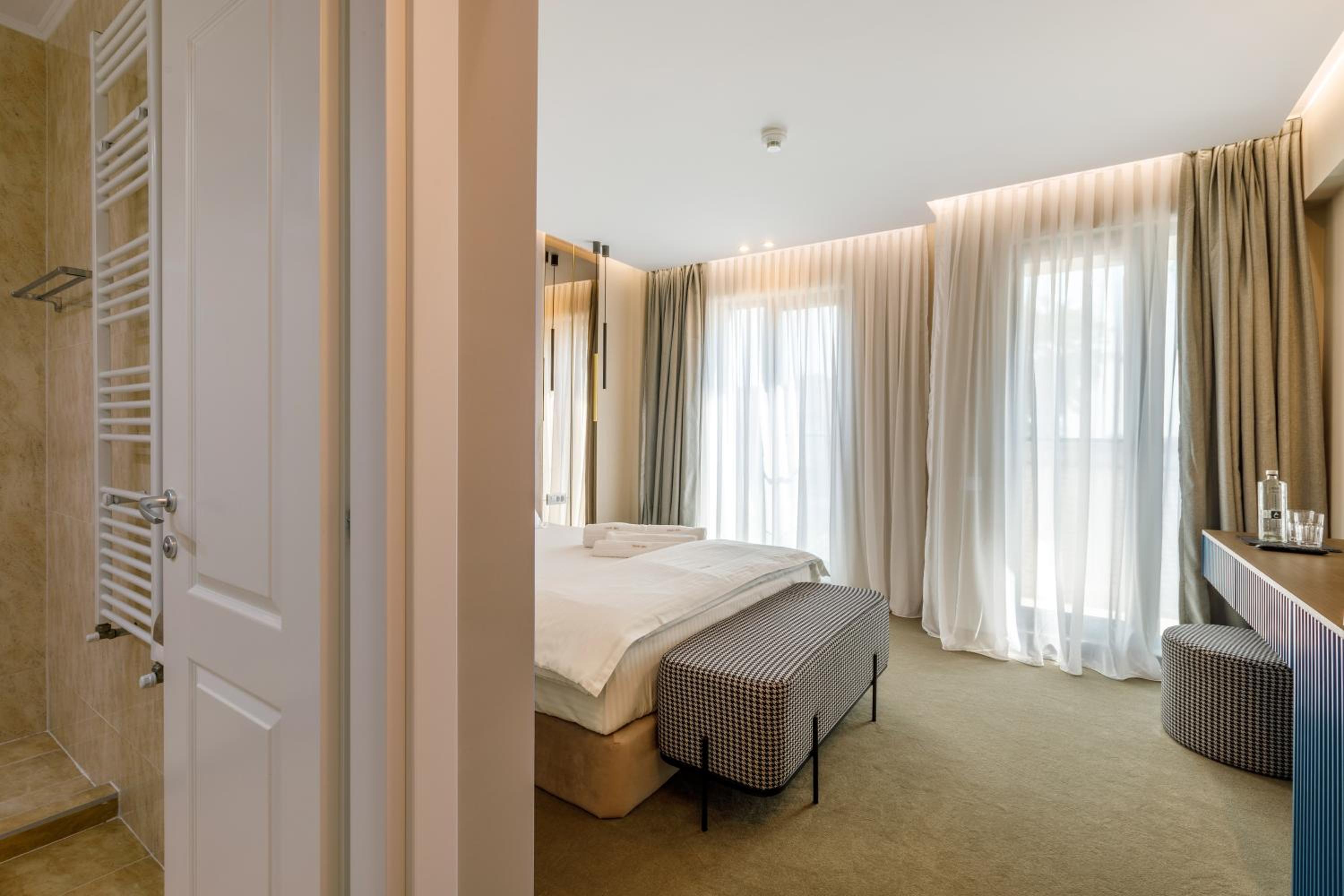 Deluxe Double Room - Photo 2
