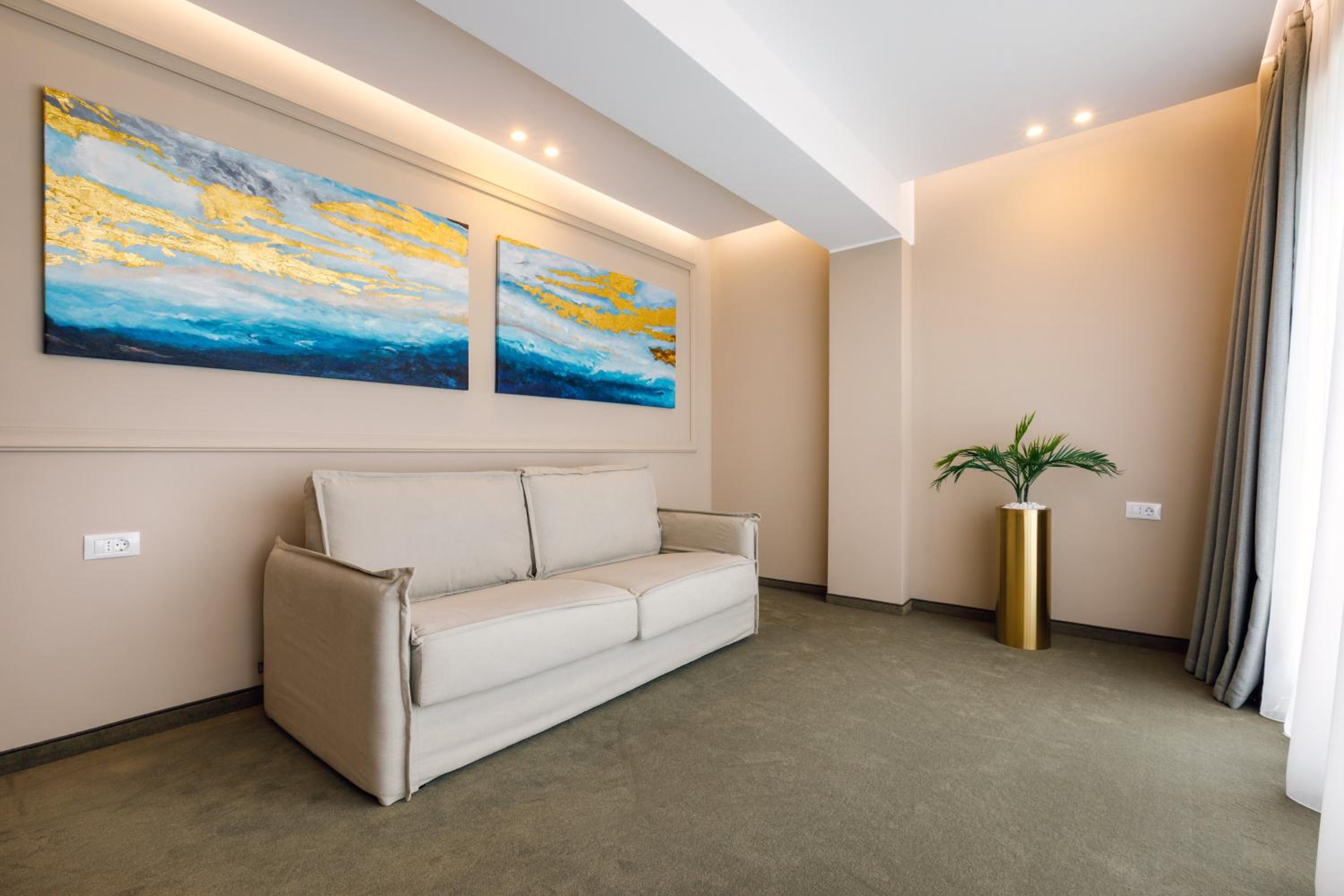 Apartment with Terrace - Photo 14