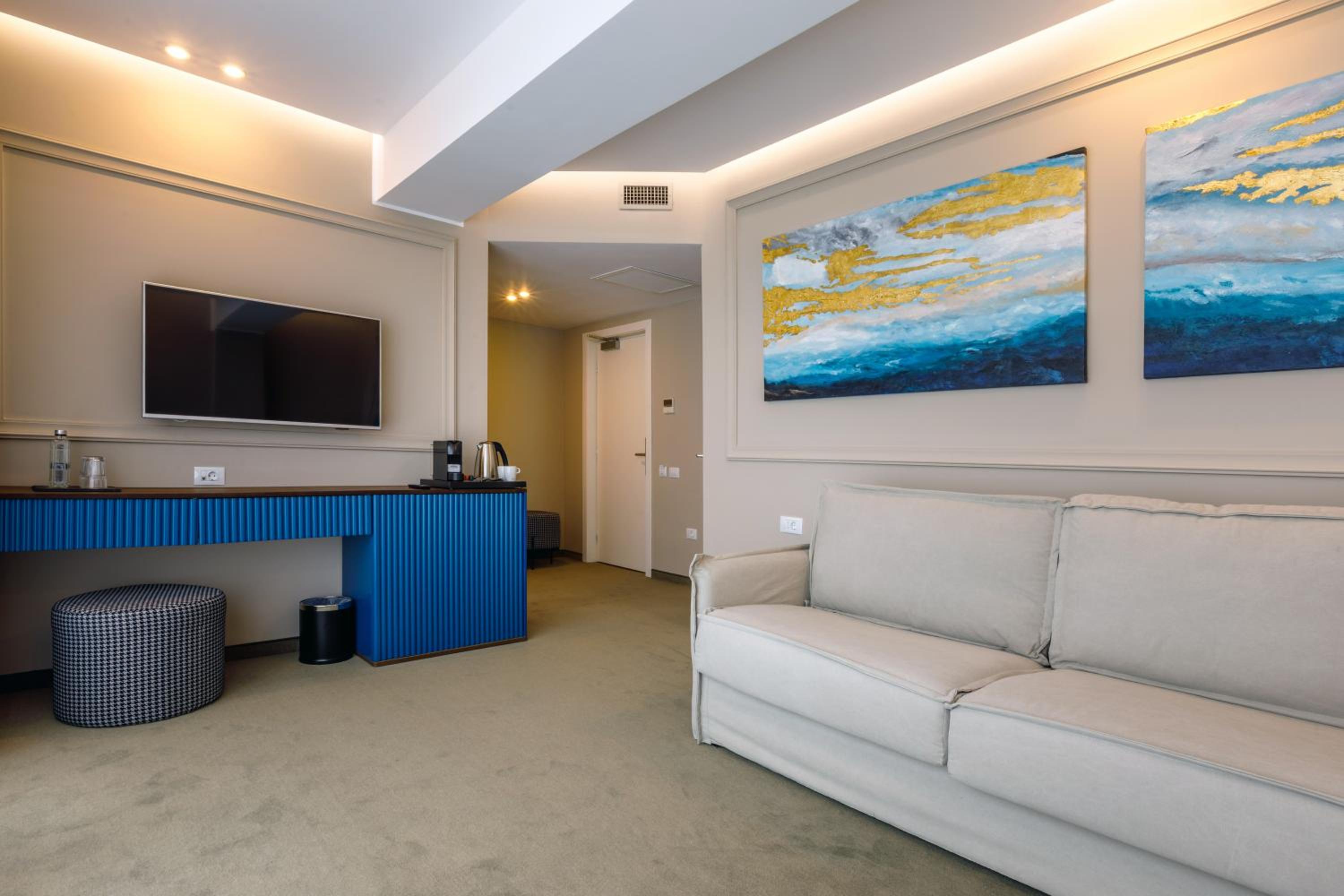 Apartment with Terrace - Photo 1