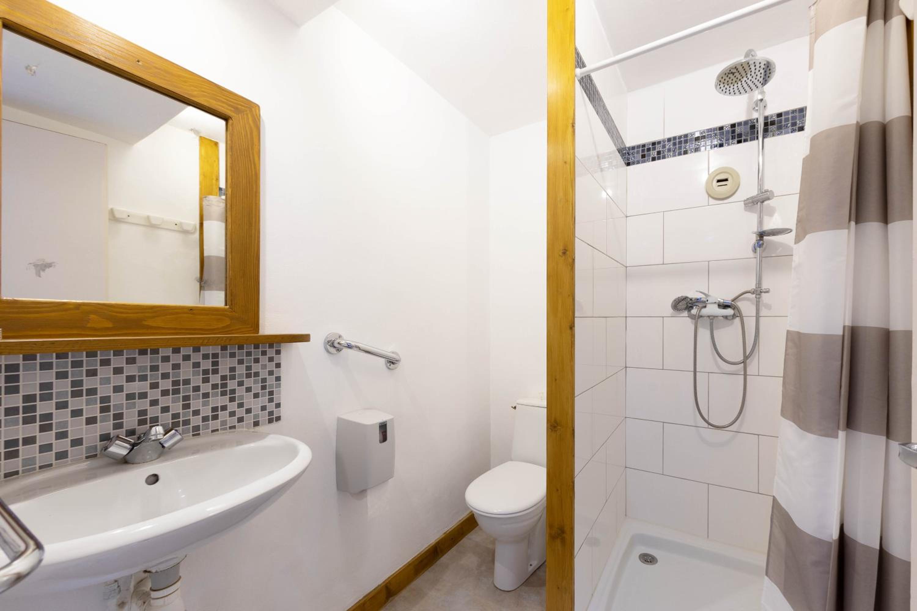 Economic Double Room - Photo 2