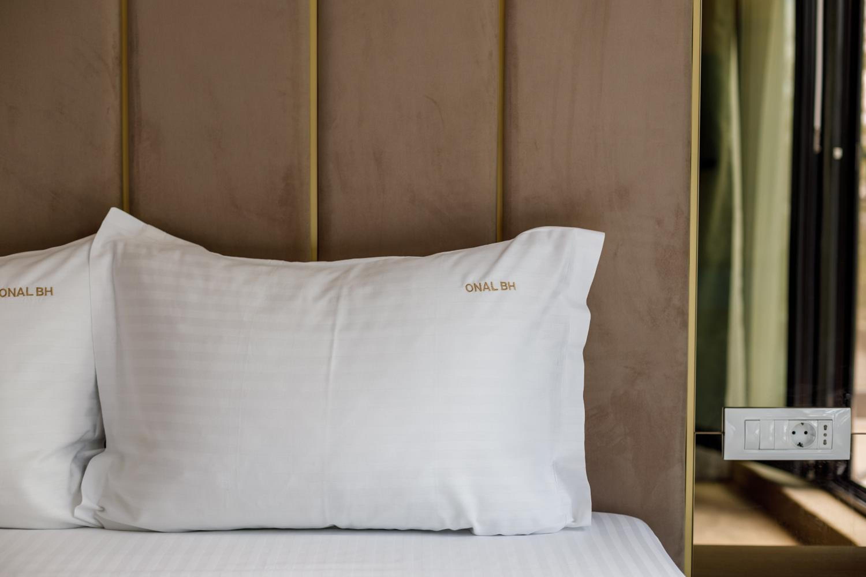 Superior King Room - Photo 11
