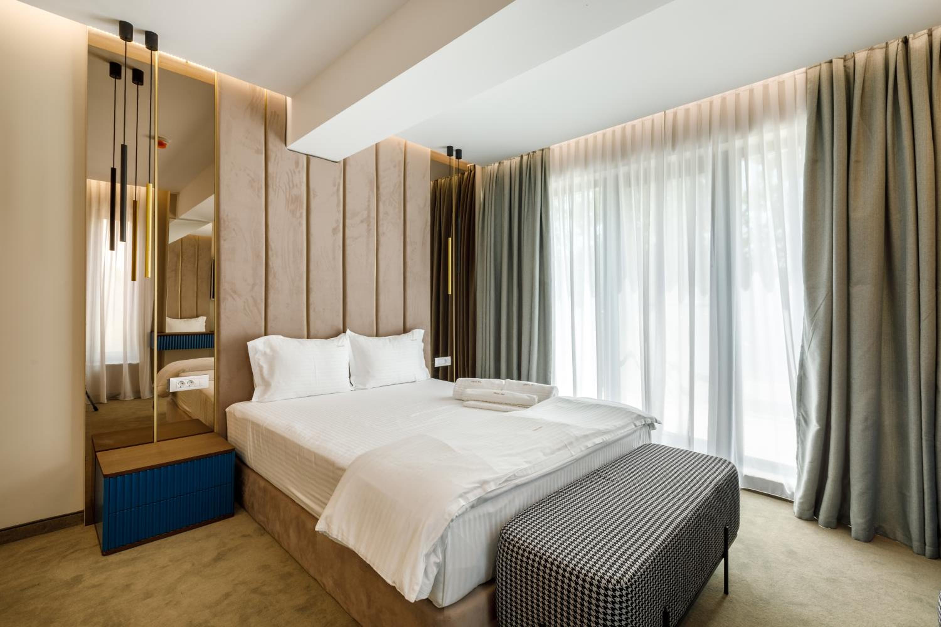 Superior King Room - Photo 14