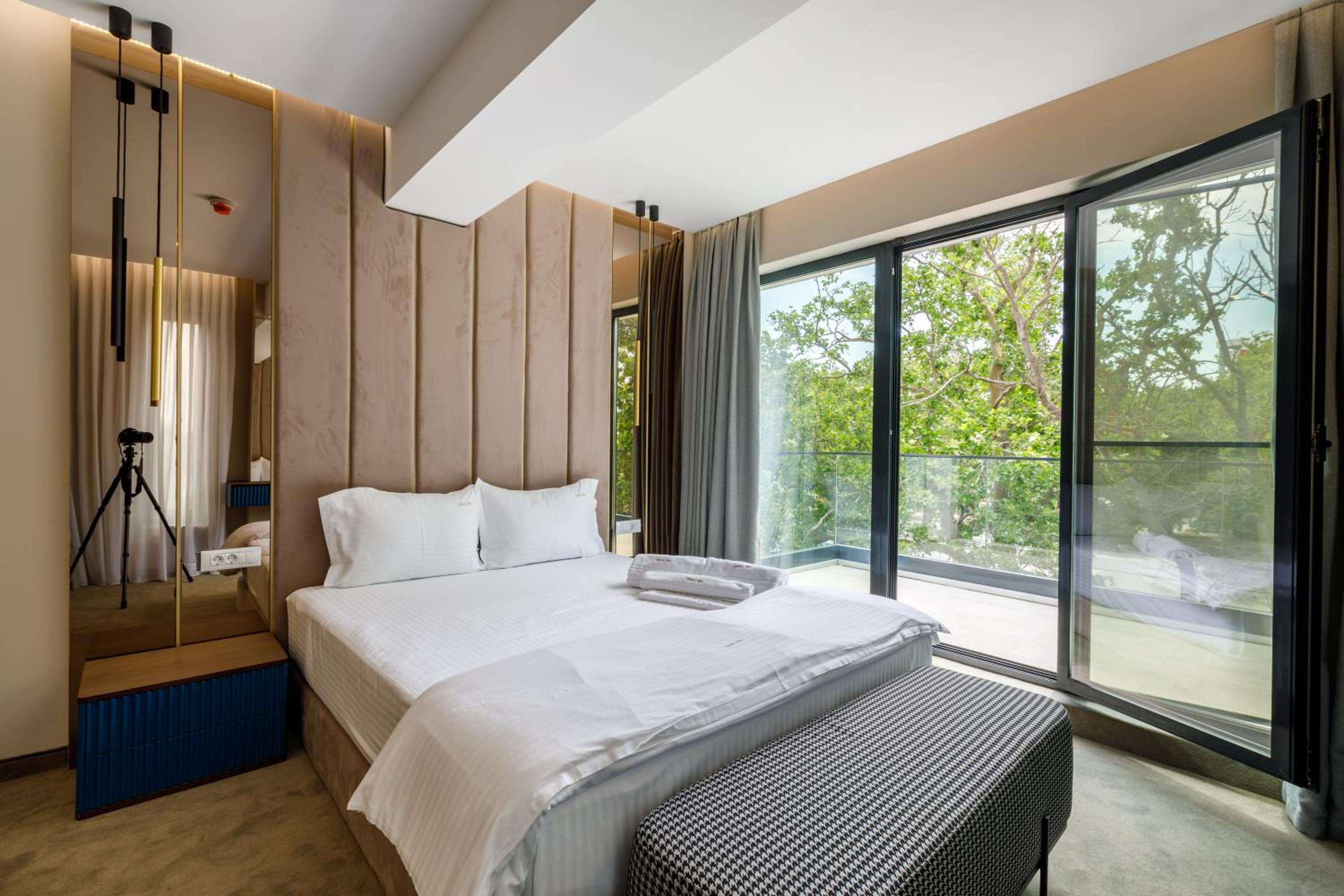 Superior King Room - Photo 1