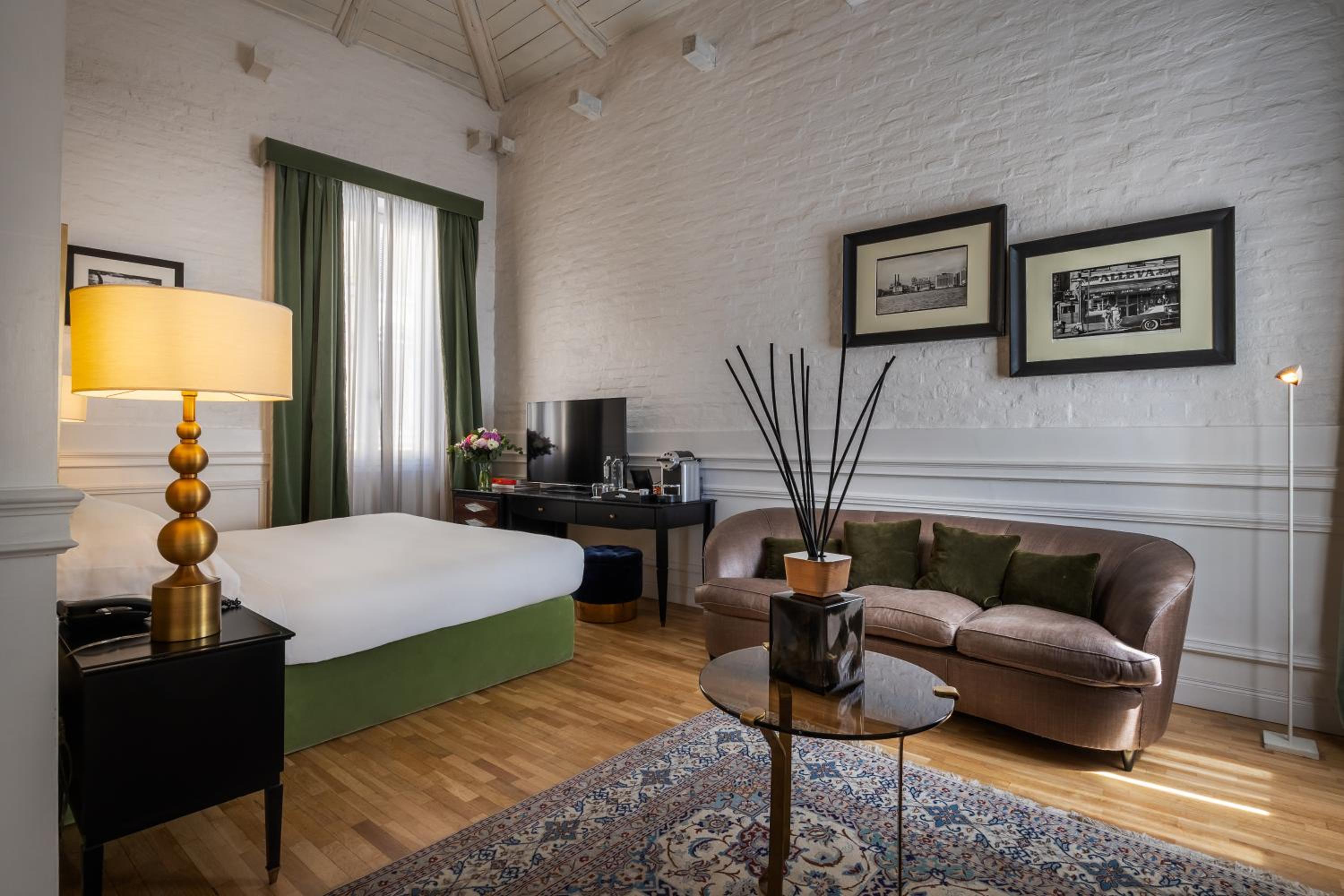 Deluxe Suite with Private Garden  photo 1