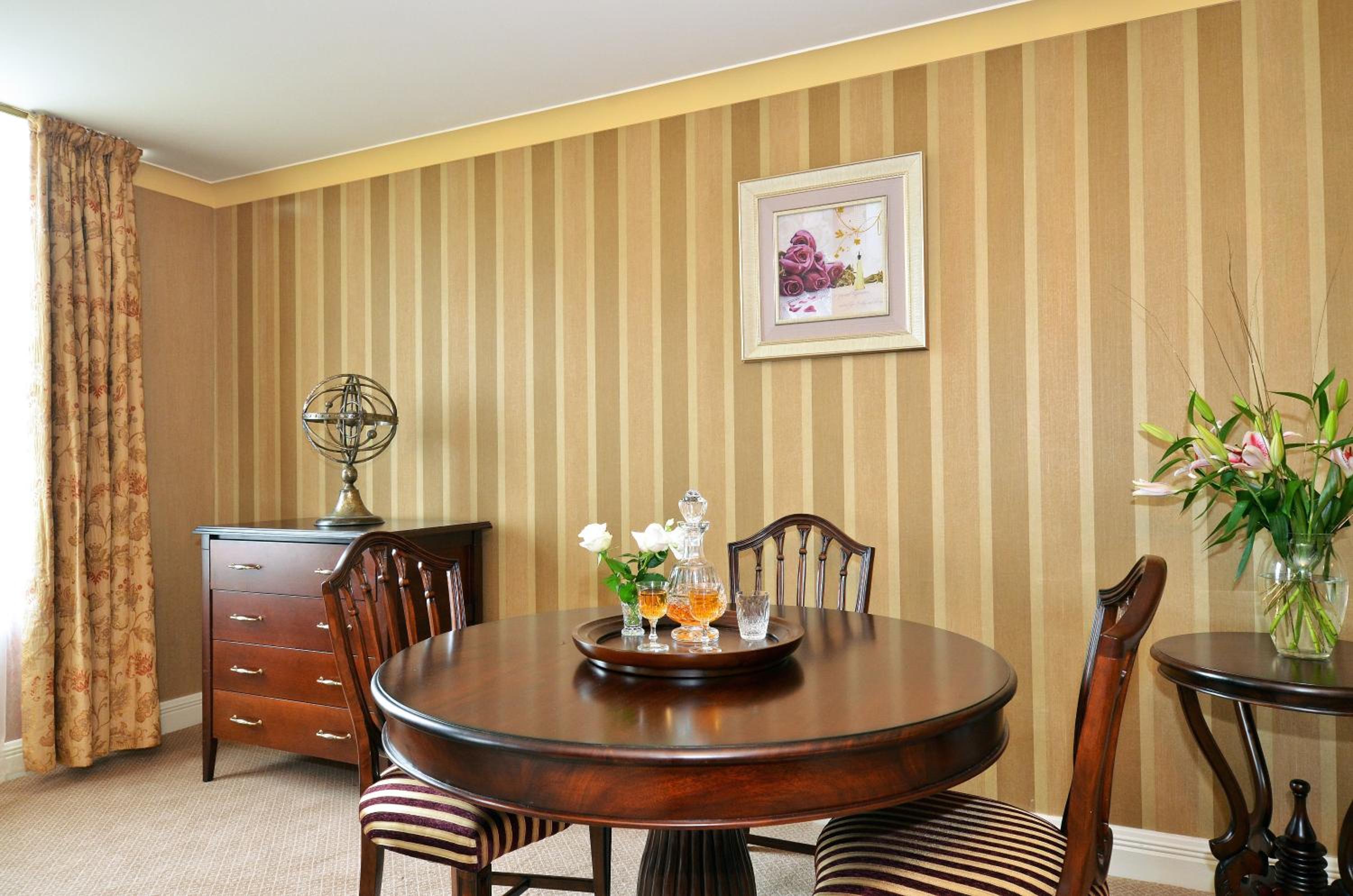 Deluxe Suite photo 2