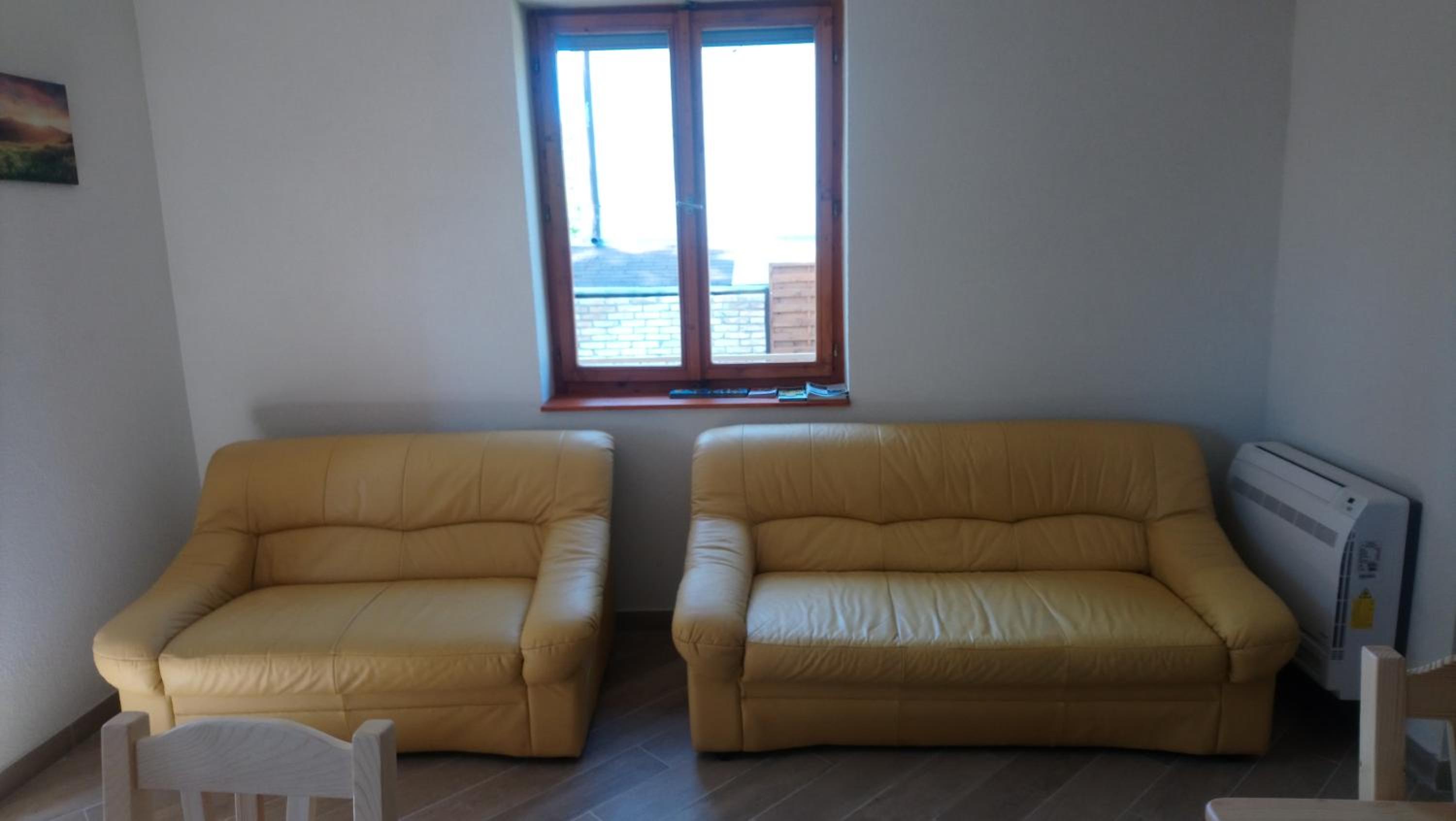 Eight-Bedroom House photo 1