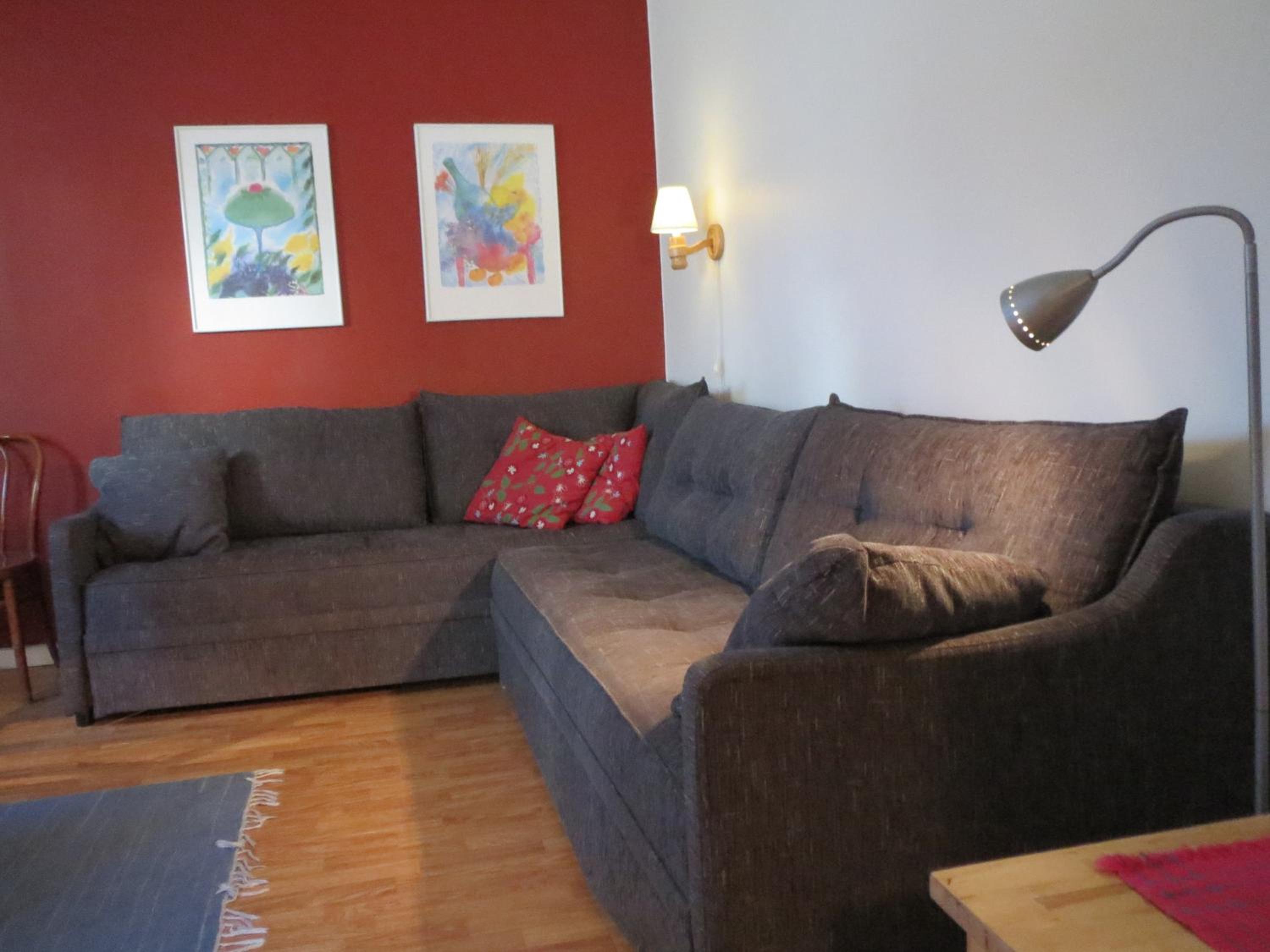 One-Bedroom Apartment photo 1