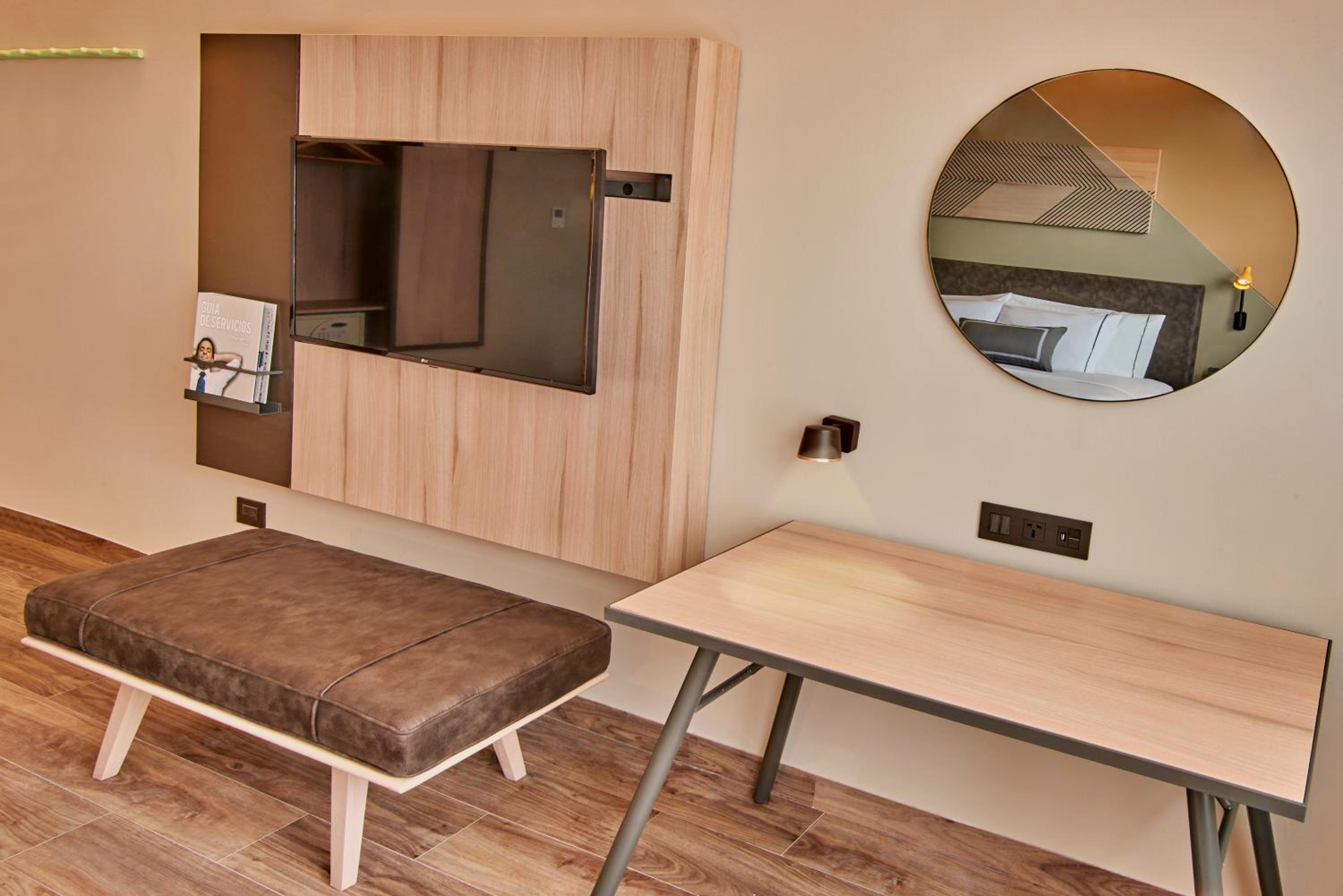 Standard King Room - Photo 3