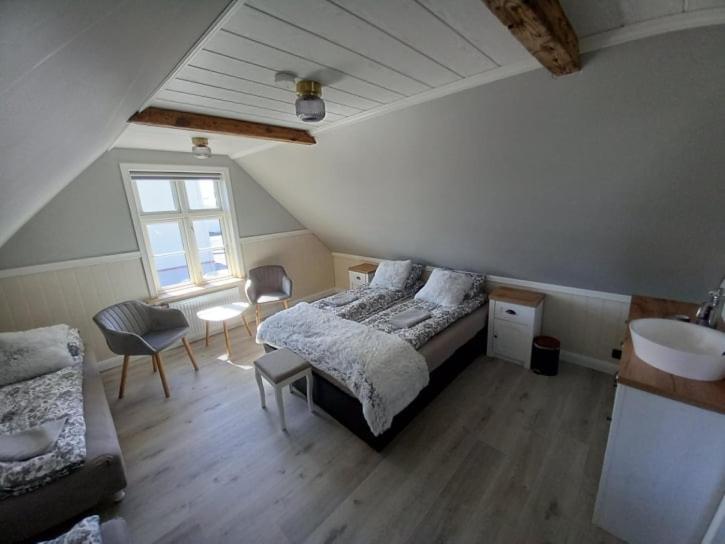 Quadruple Room - Photo 2