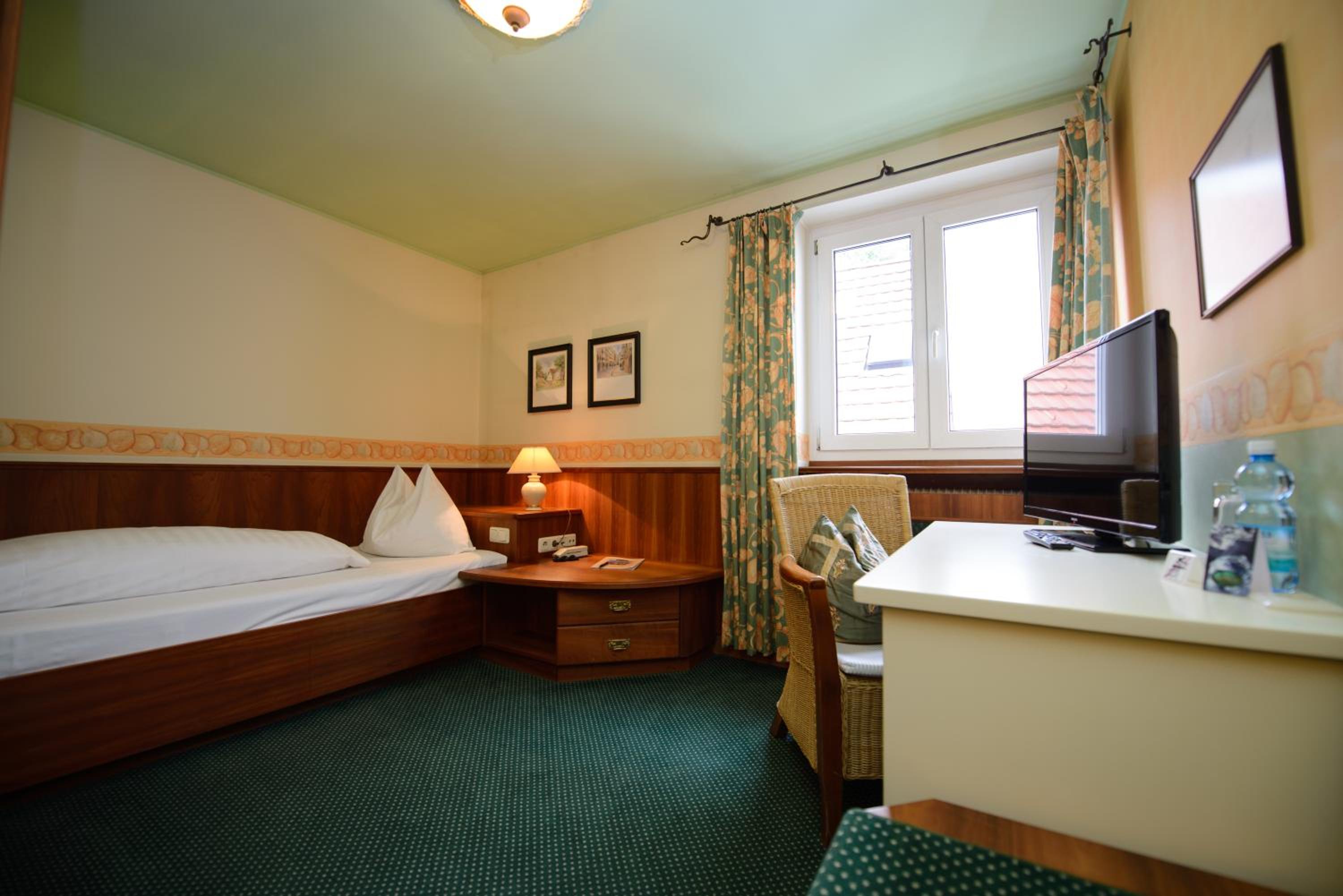 Single Room photo 2