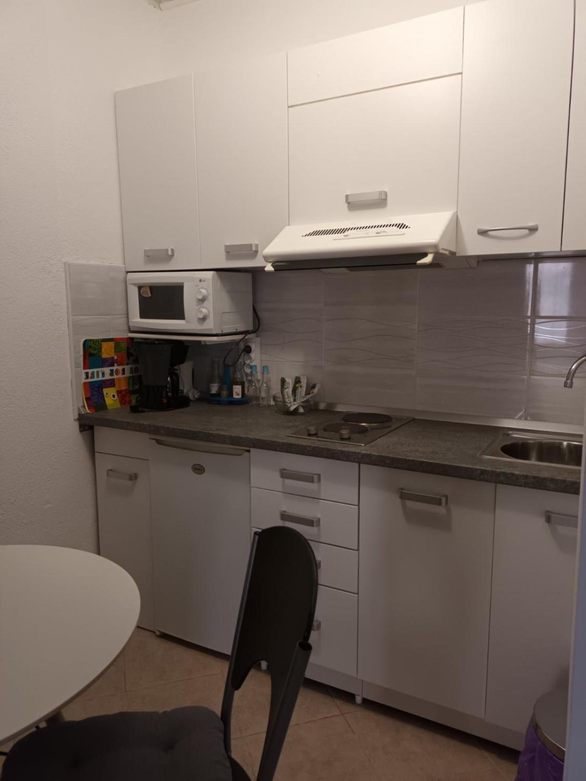 Studio Apartment photo 3