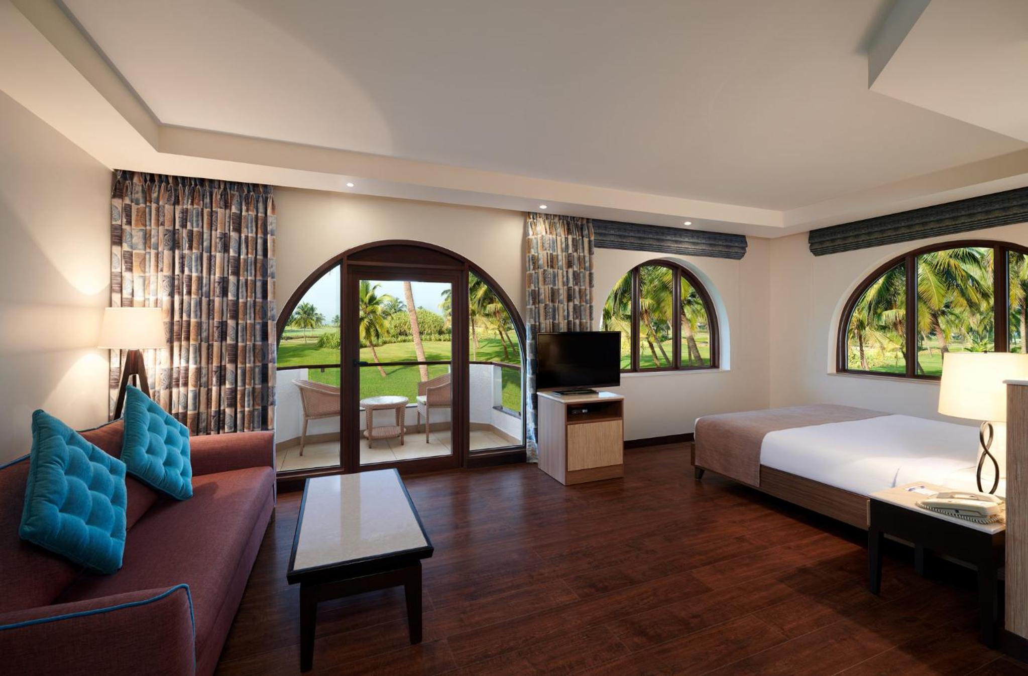 Premium King Room - Photo 6