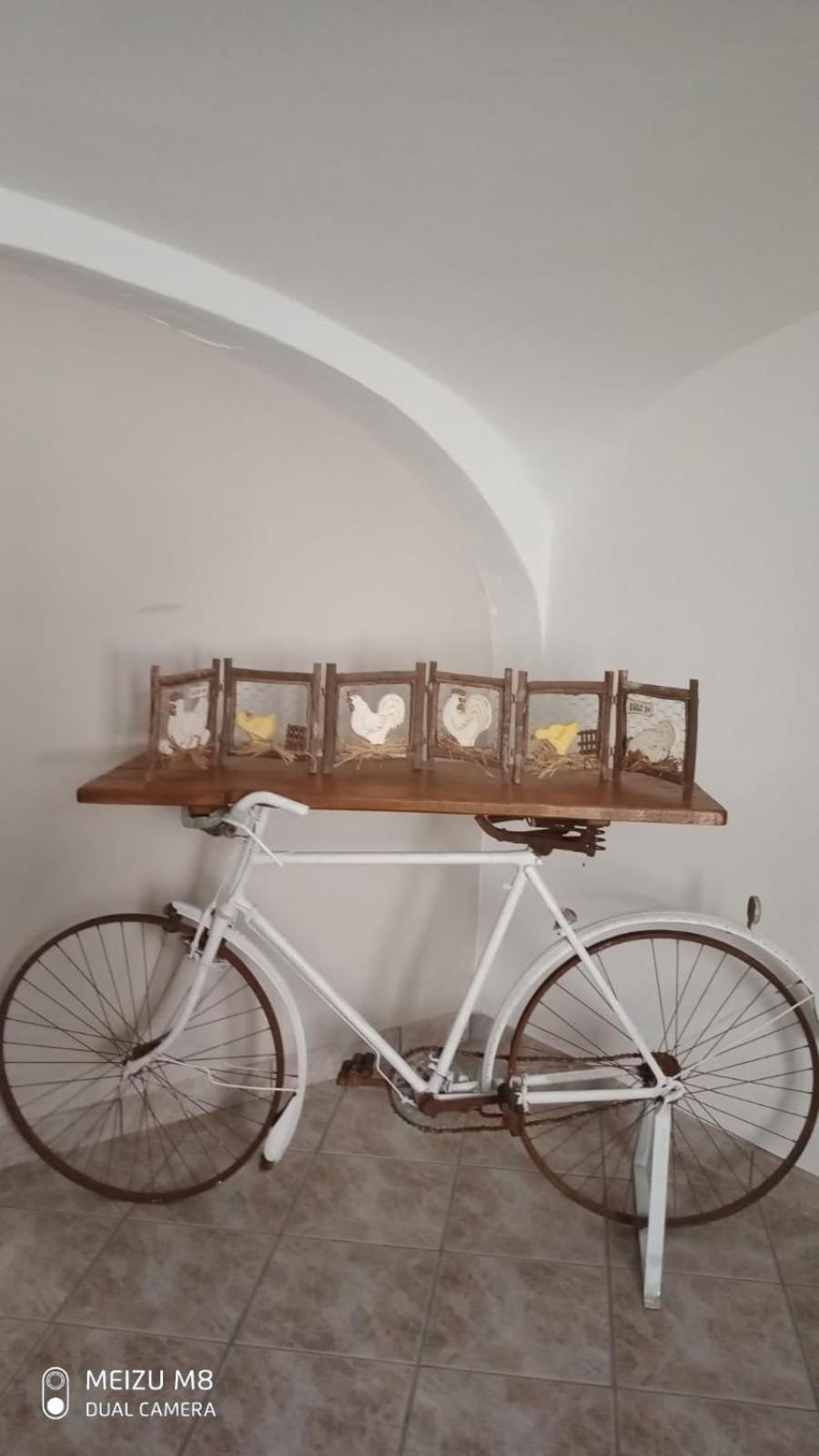 One-Bedroom Apartment - Photo 2
