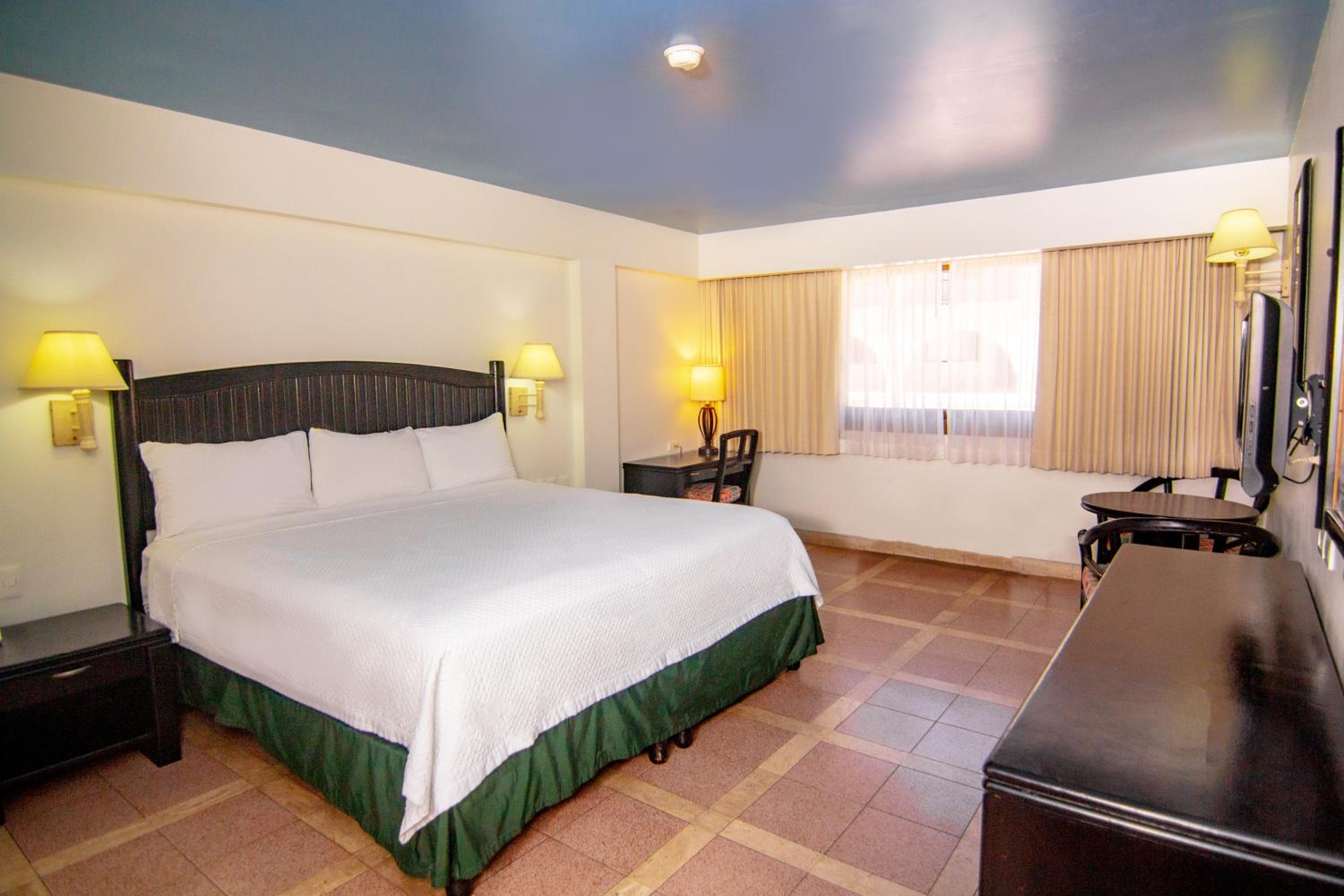 Superior Room, 1 King photo 1
