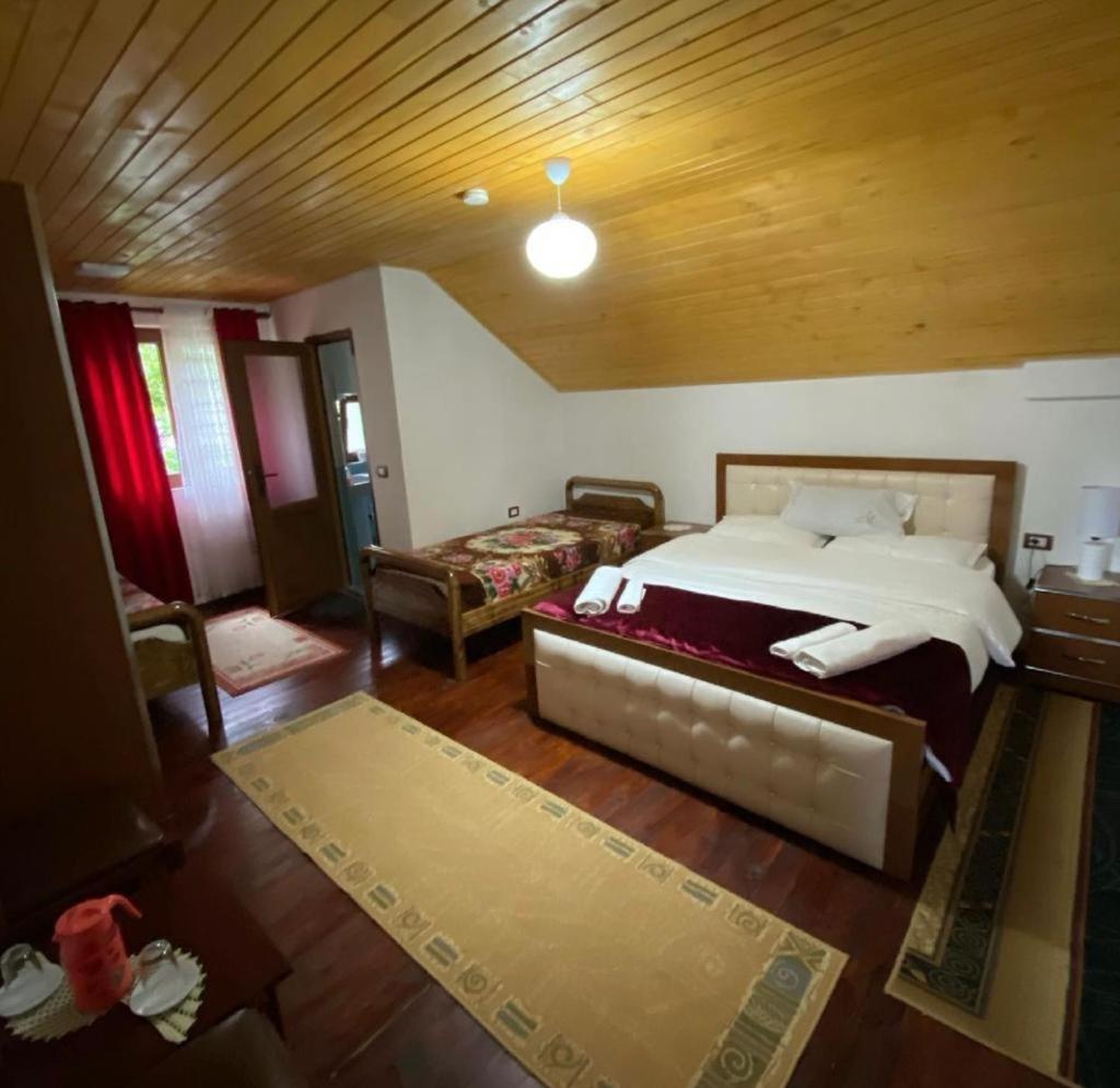 Standard Double or Twin Room with Garden View photo 2