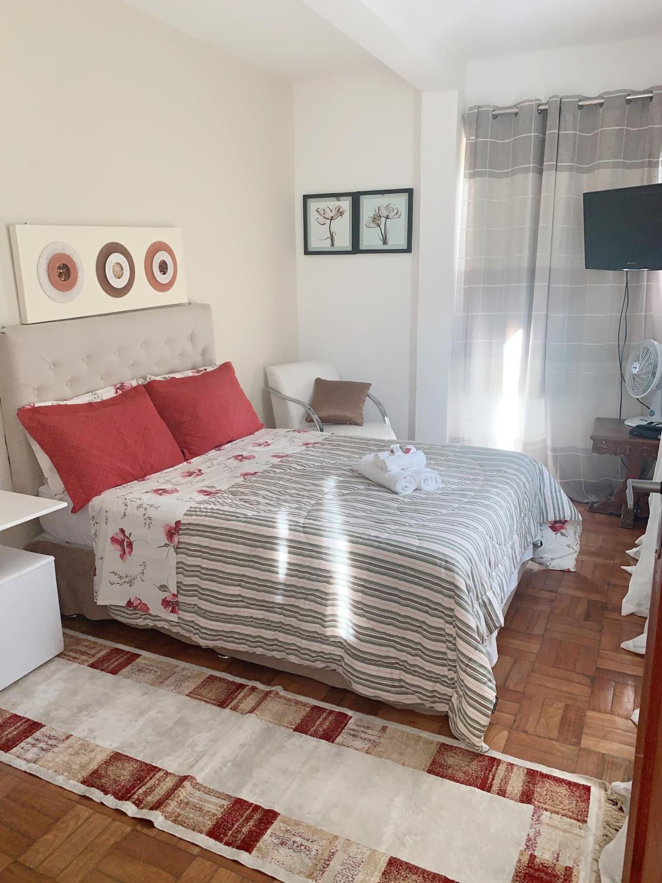 Deluxe Double Room with Bath - Photo 1