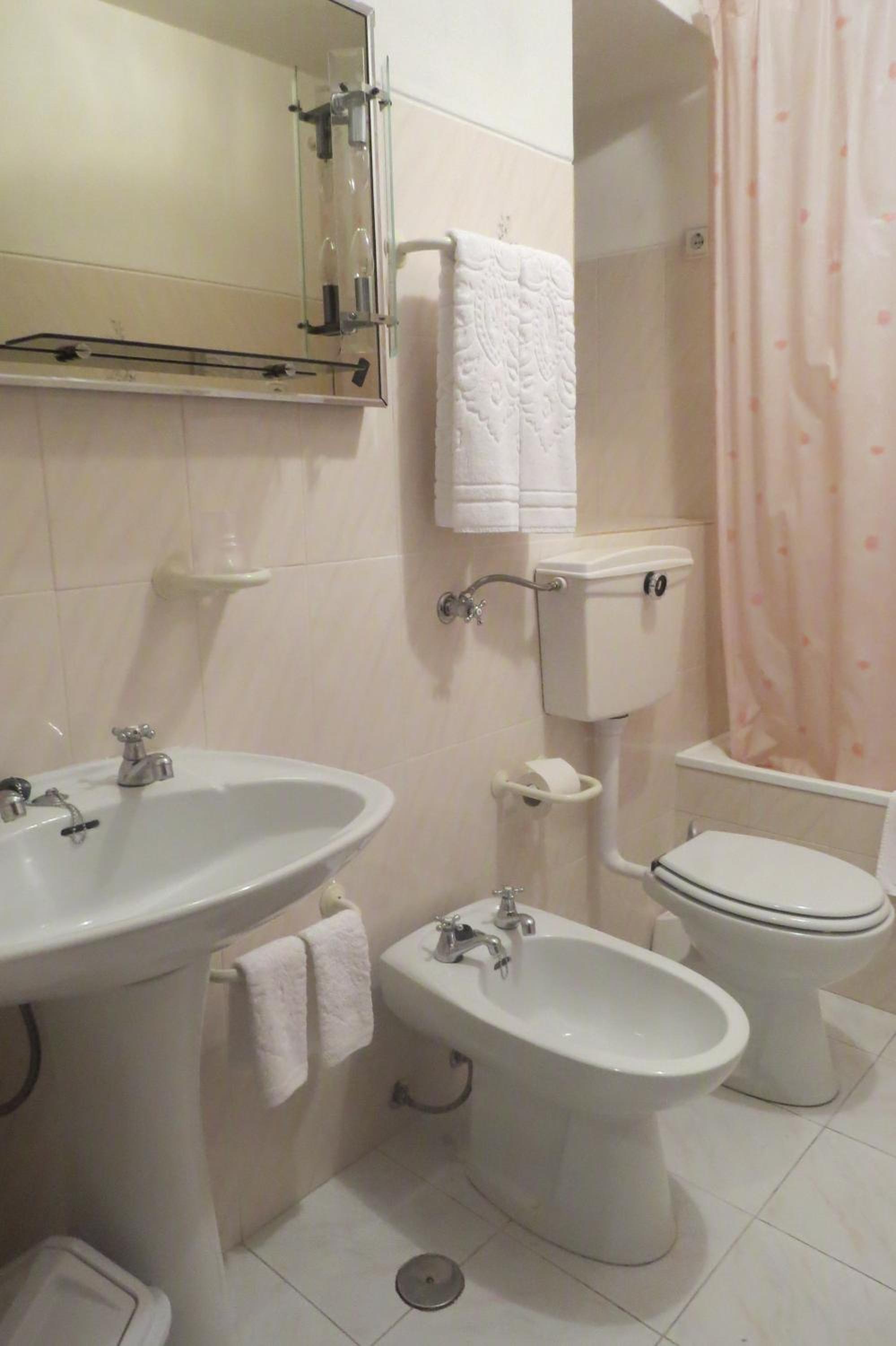 One-Bedroom Apartment - Photo 13