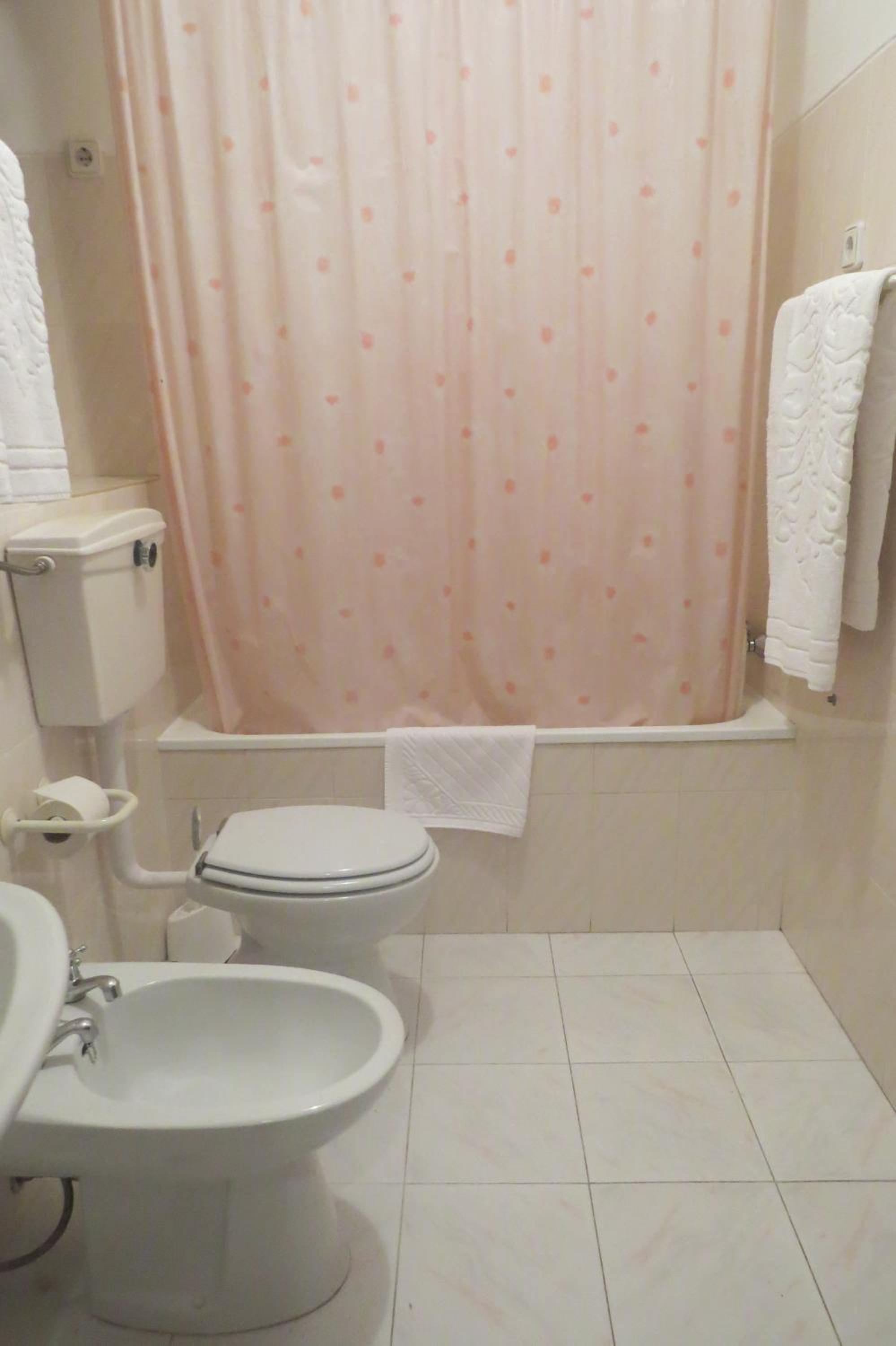 One-Bedroom Apartment - Photo 11