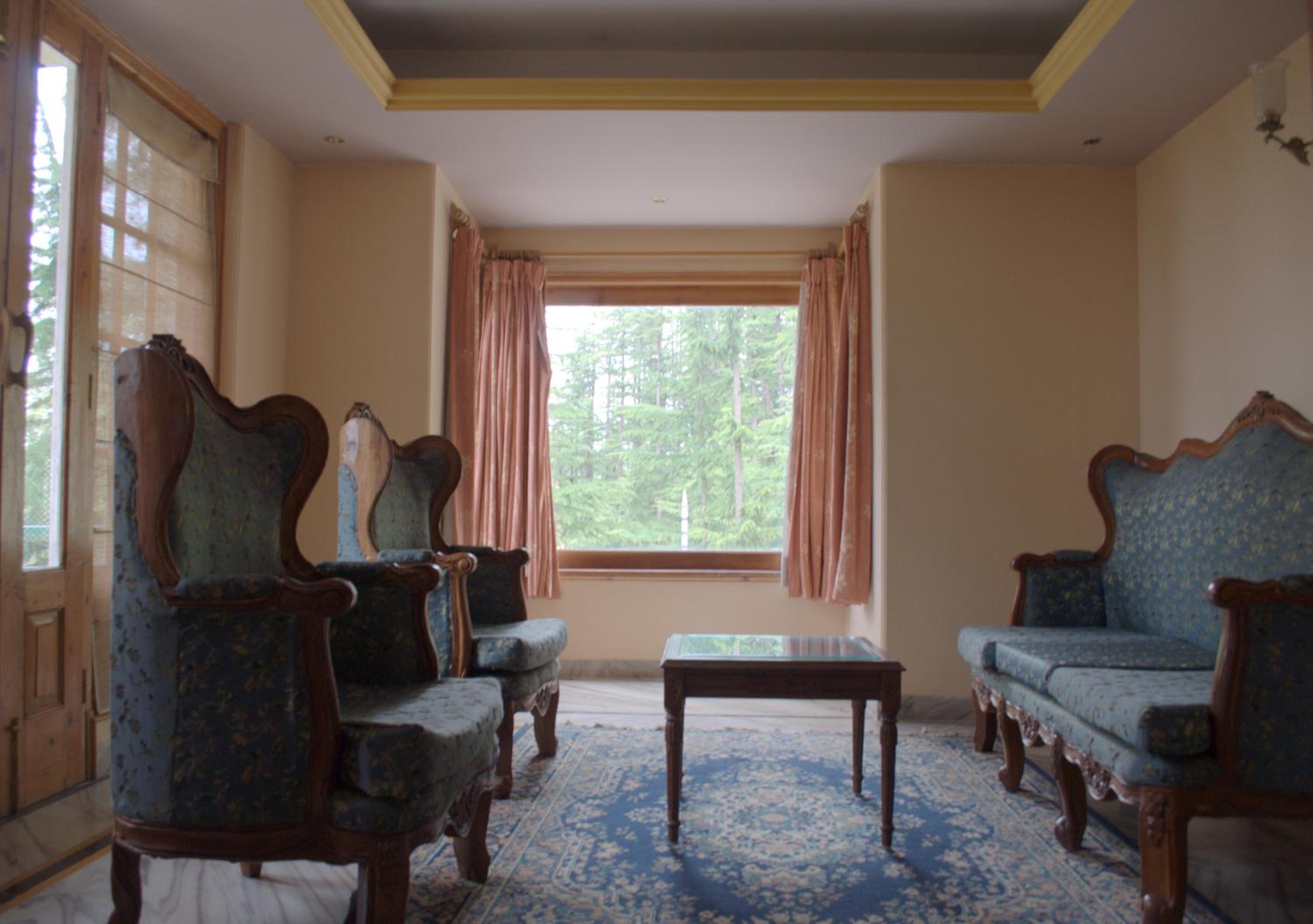 King Suite with Balcony - Photo 3