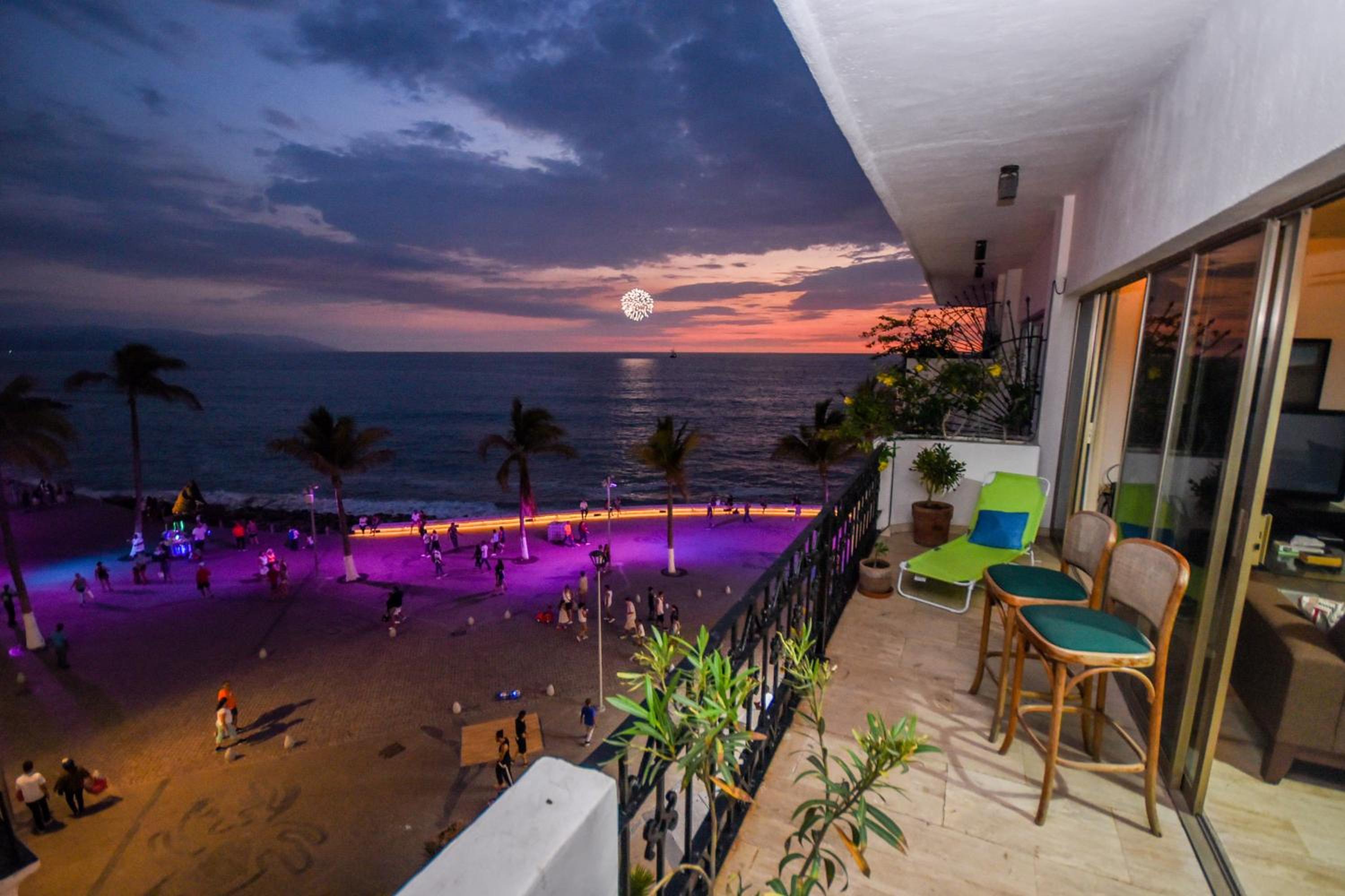 Apartment with Sea View - Photo 11
