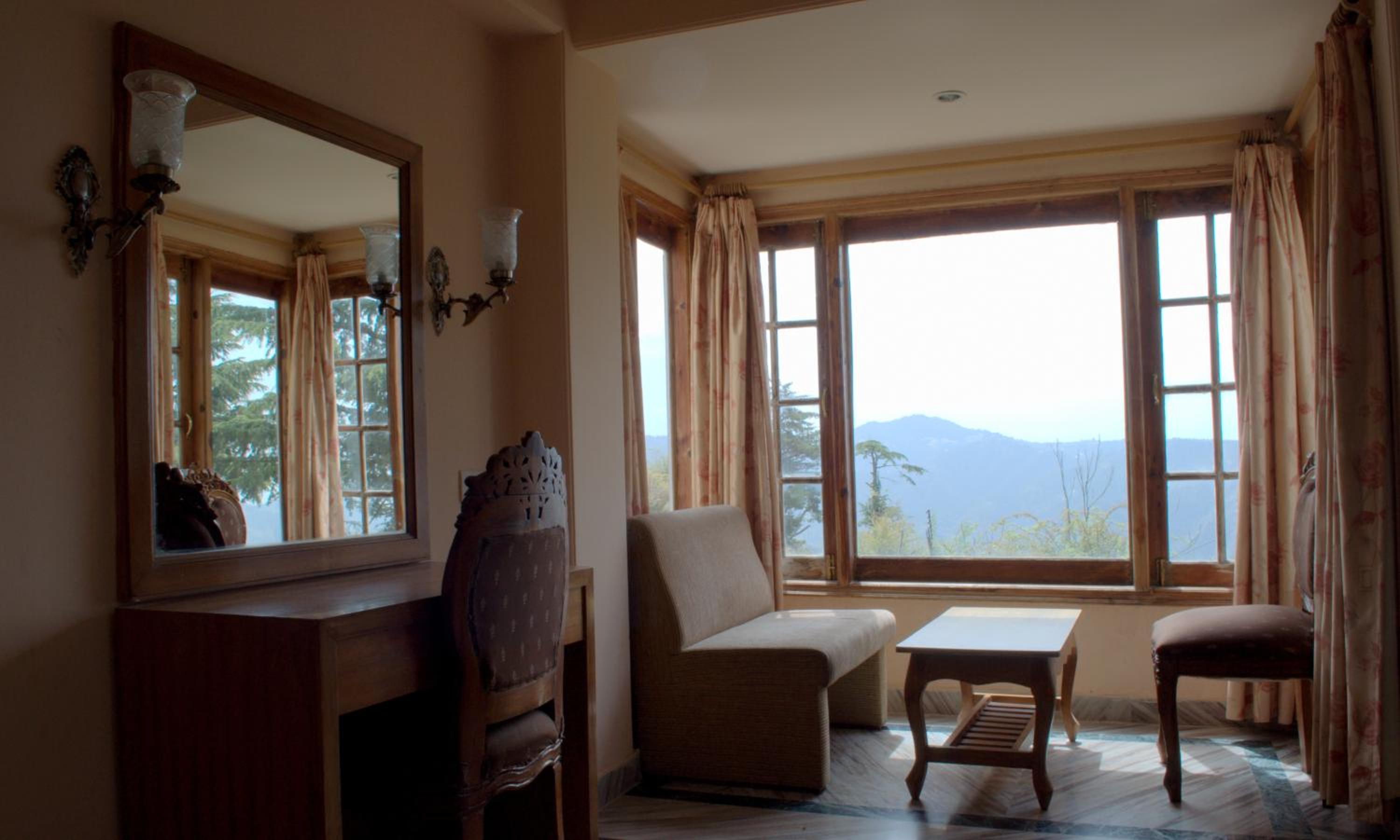 Deluxe King Room - Photo 2
