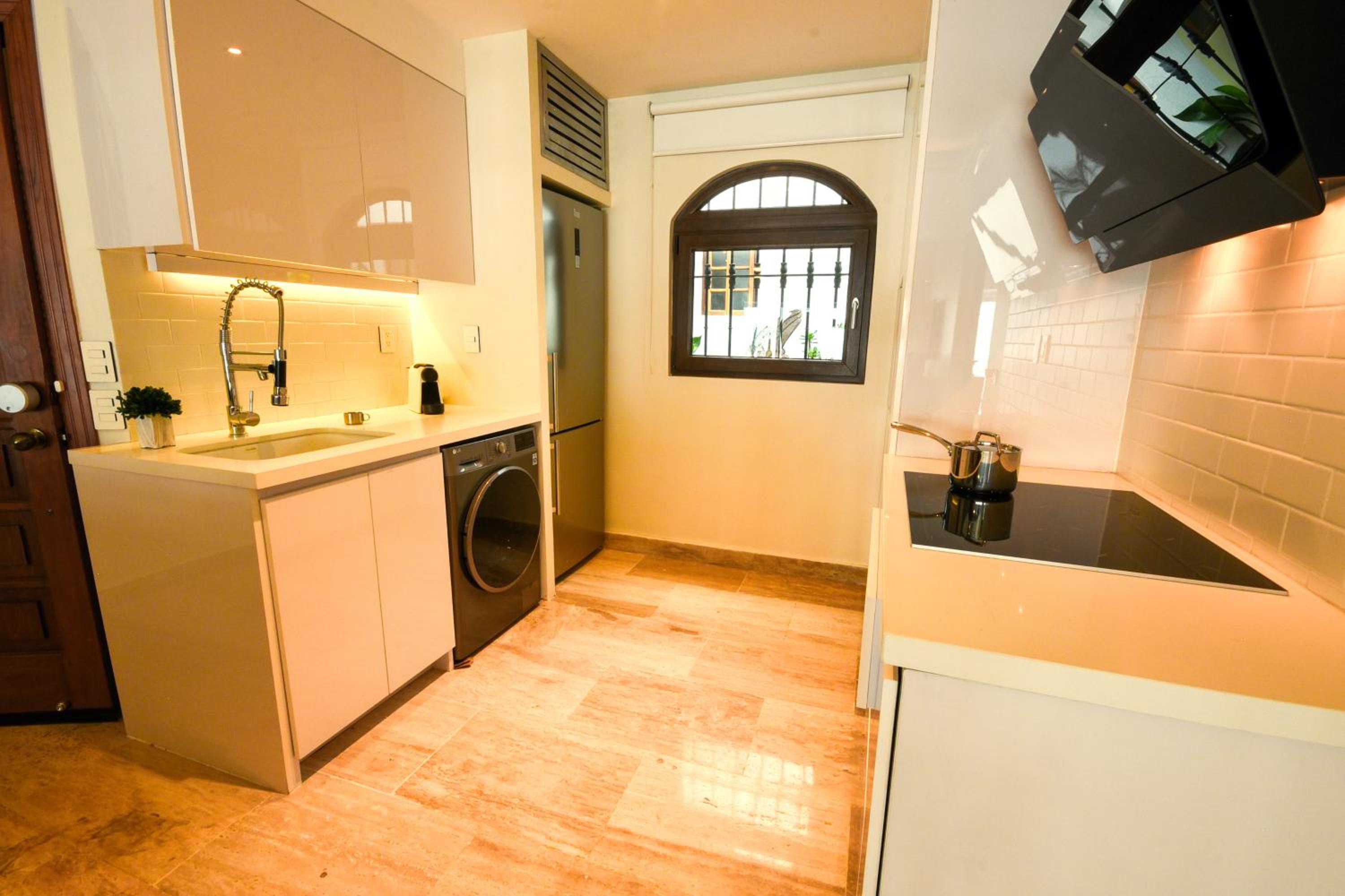 Apartment with Mountain View - Photo 7