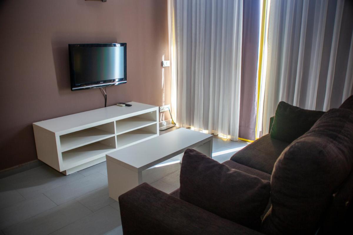 One-Bedroom Apartment photo 1