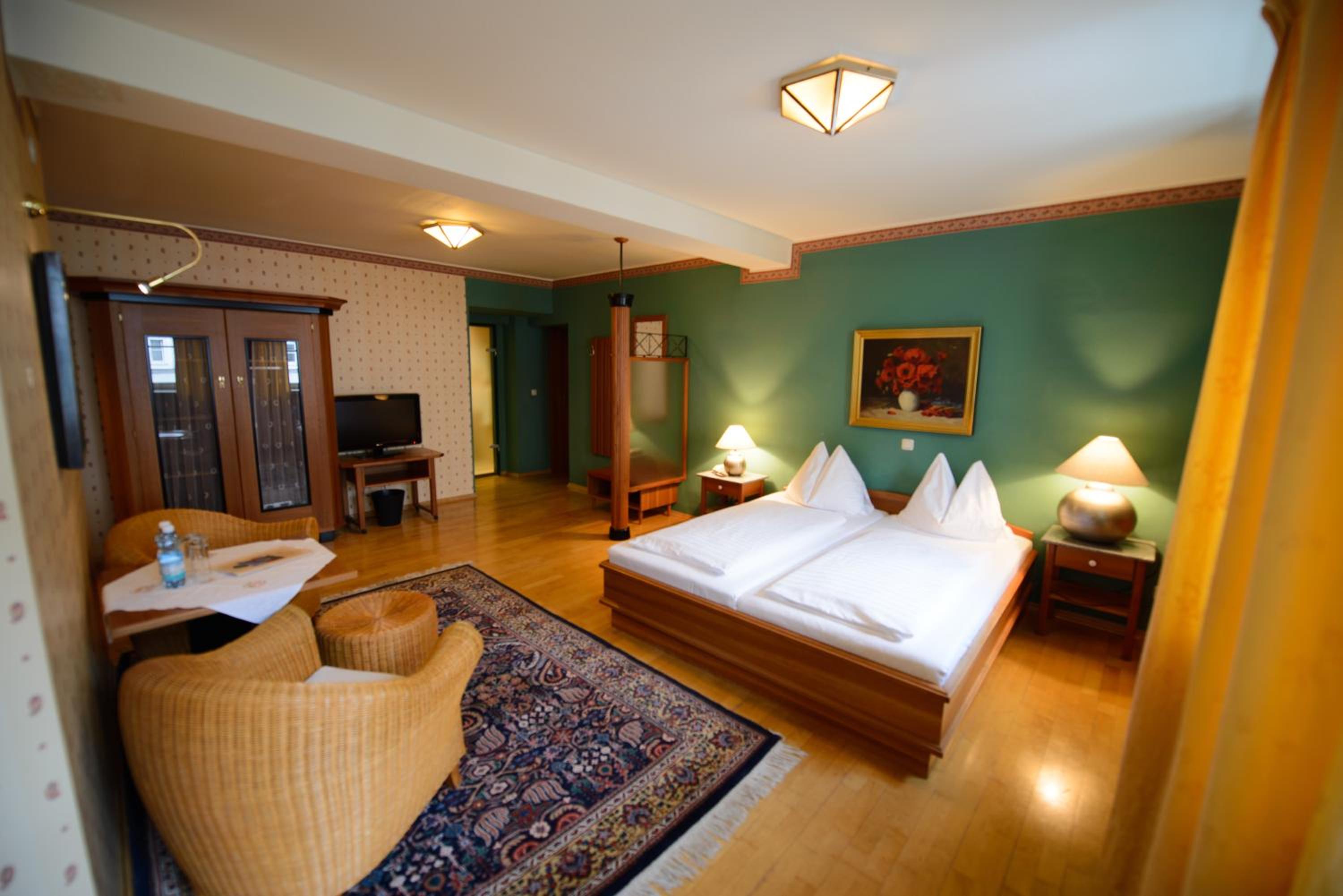 Family Room (4 Adults) photo 2